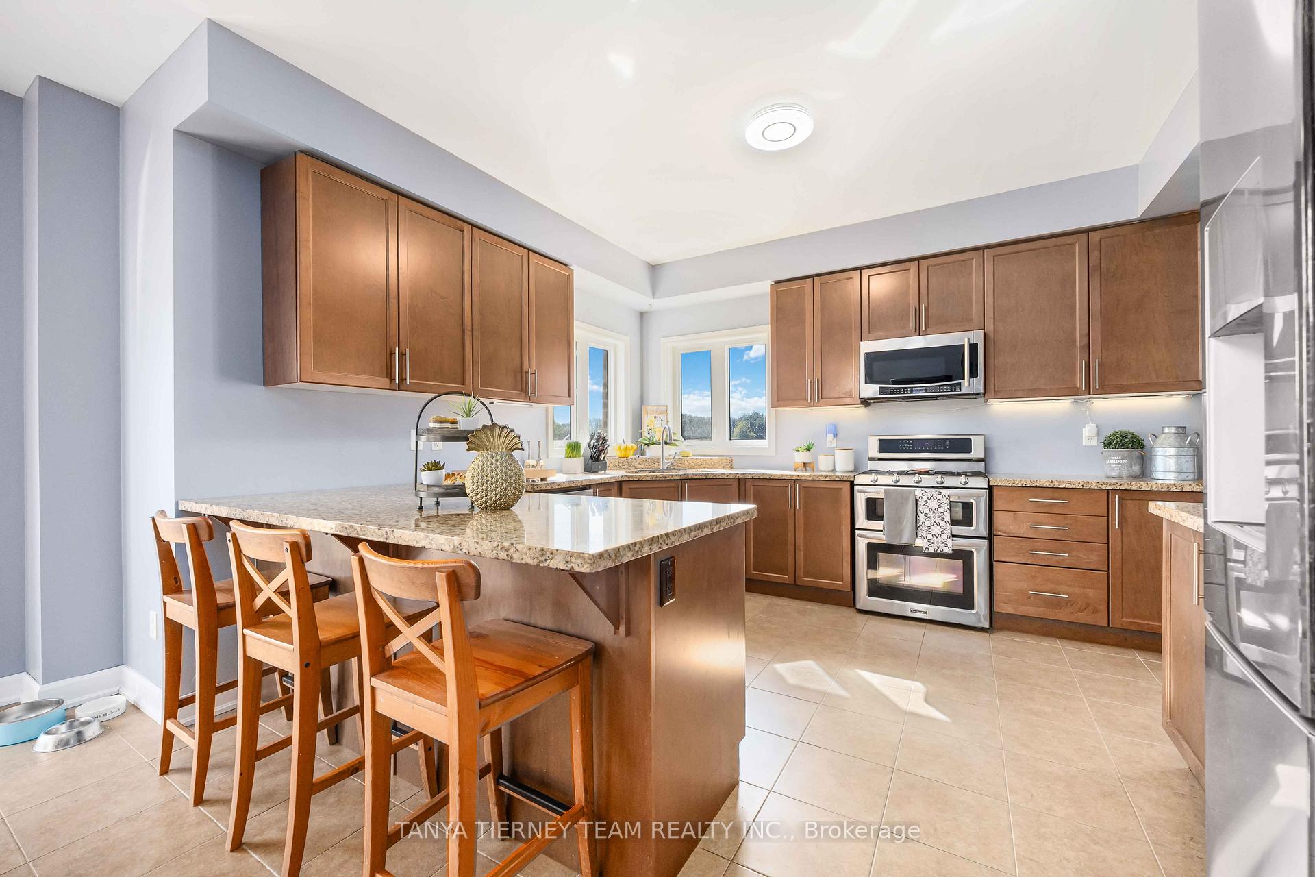 Photo 14 of 35 Charles Tilley Crescent, Clarington, Rural Clarington — HOMEH