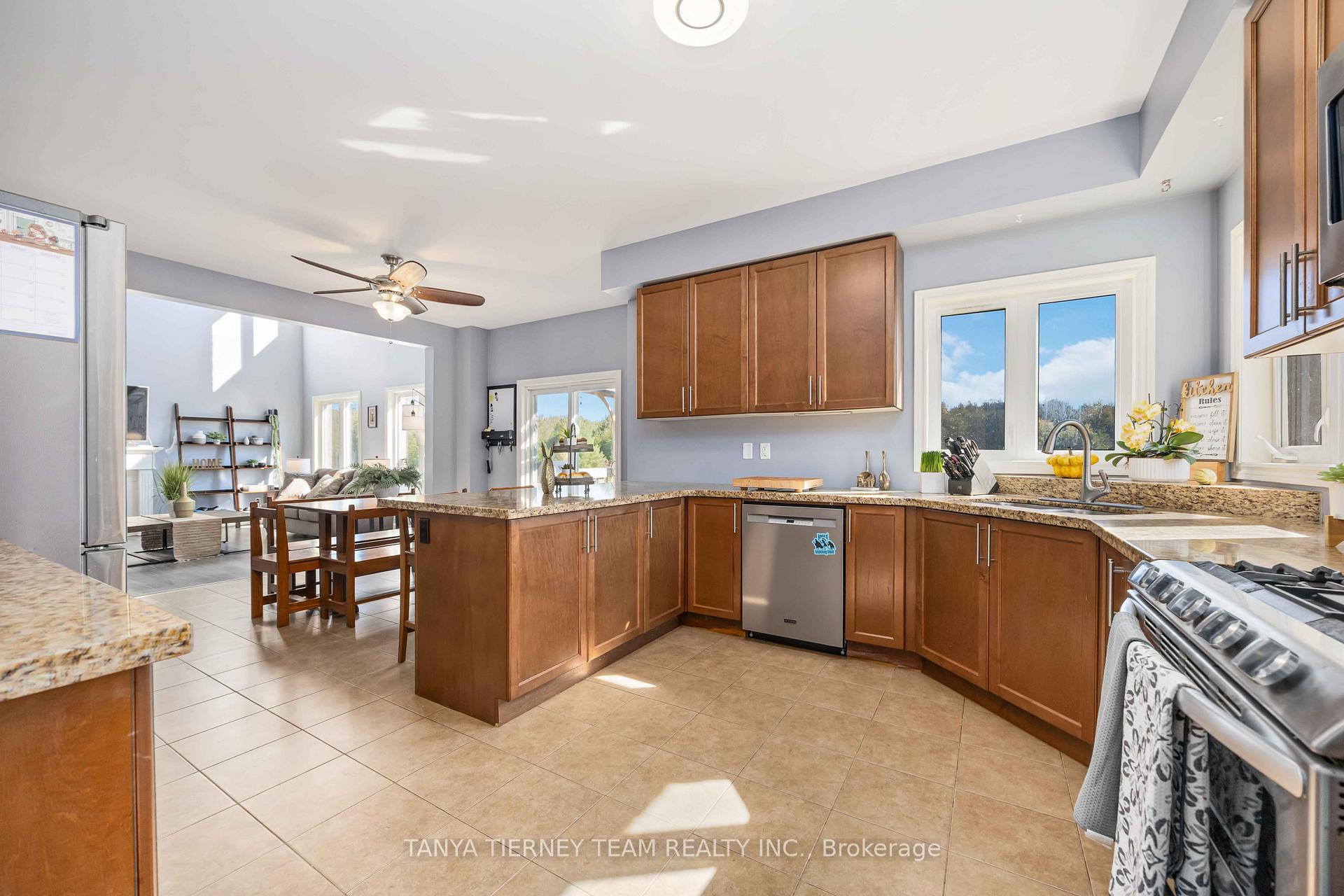 Photo 19 of 35 Charles Tilley Crescent, Clarington, Rural Clarington — HOMEH