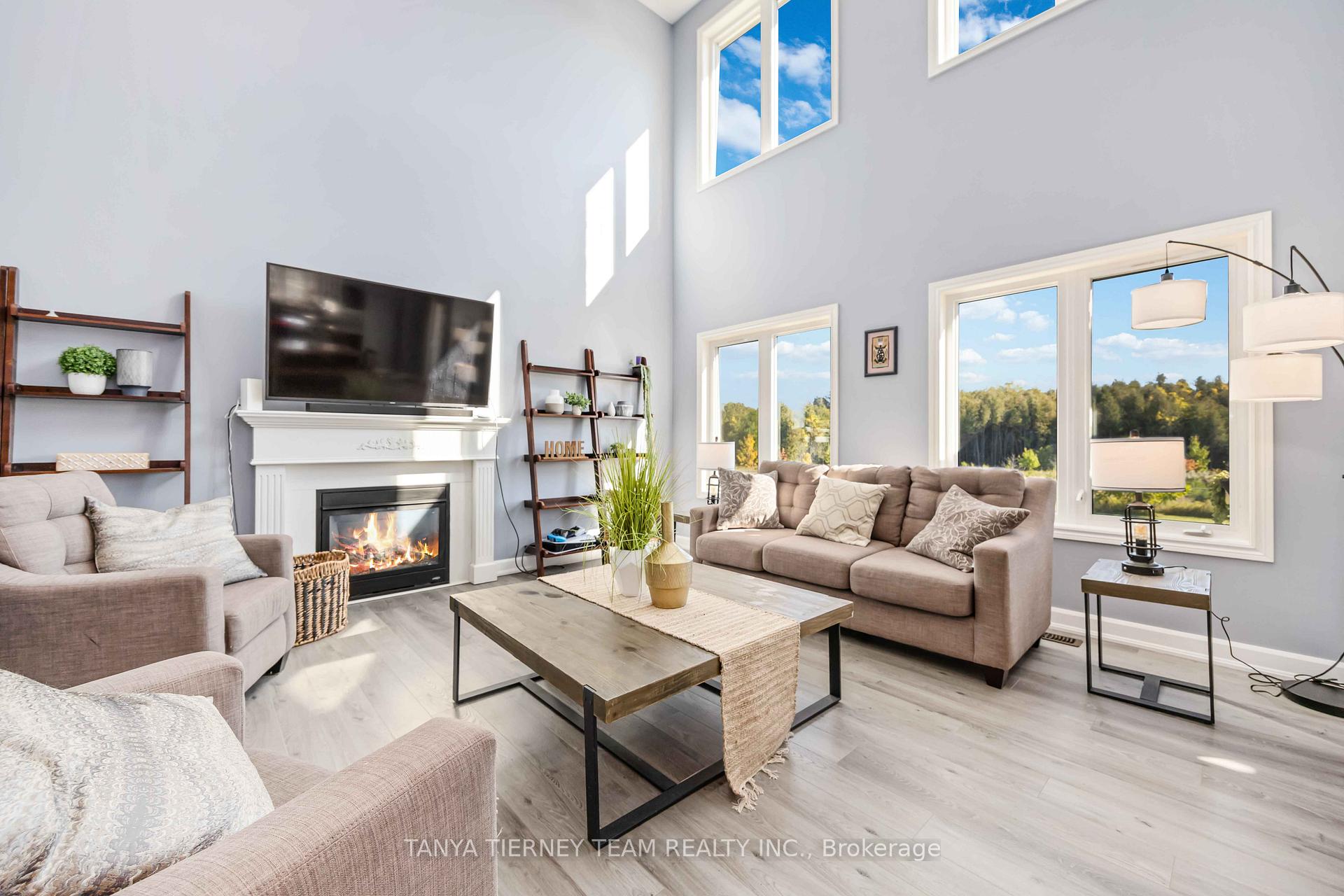 Photo 17 of 35 Charles Tilley Crescent, Clarington, Rural Clarington — HOMEH