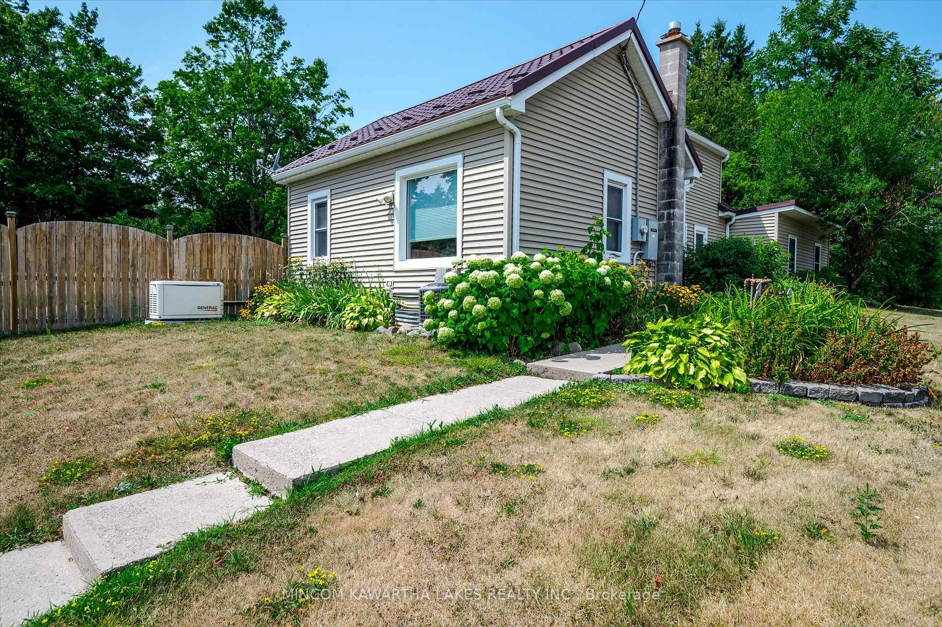 Photo 3 of 2466 Queen Mary Street, Cavan Monaghan, Cavan Twp — HOMEH