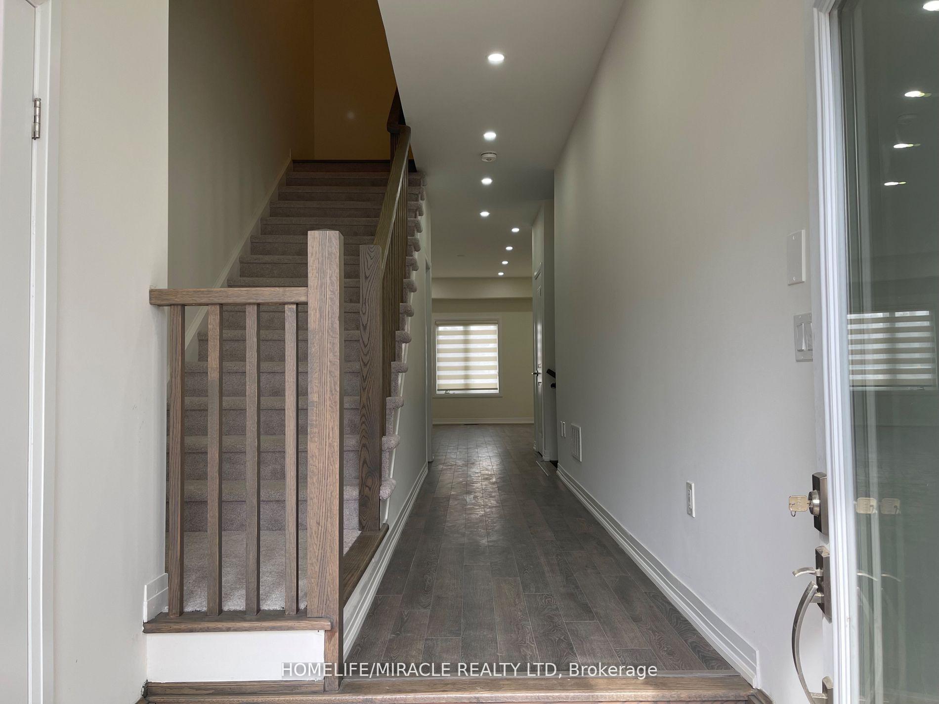 Photo 3 of 27 George Brier Drive W, Brant, Paris — HOMEH