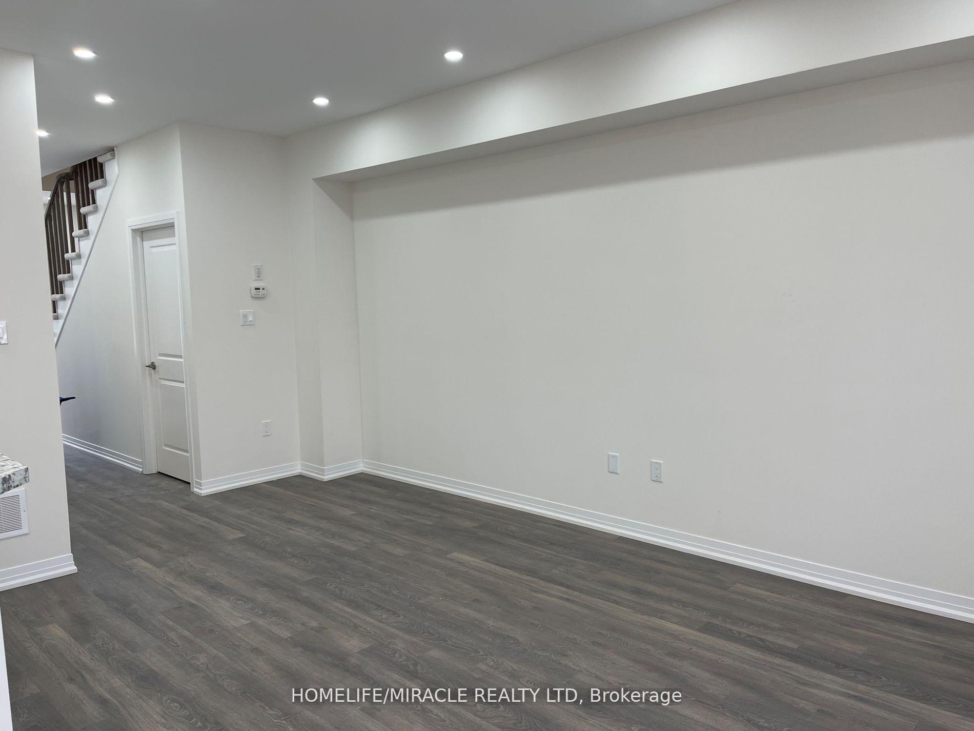 Photo 10 of 27 George Brier Drive W, Brant, Paris — HOMEH