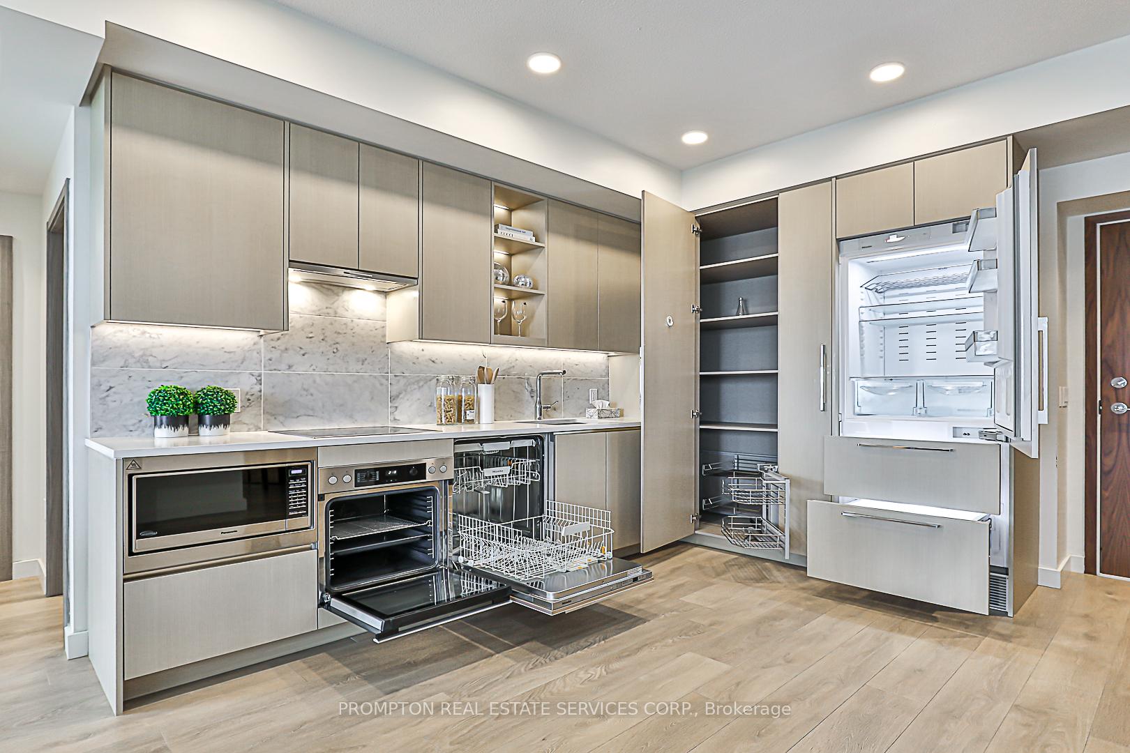 Photo 6 of Unit #2606, 85 Mcmahon Drive, North York, Bayview Village — HOMEH