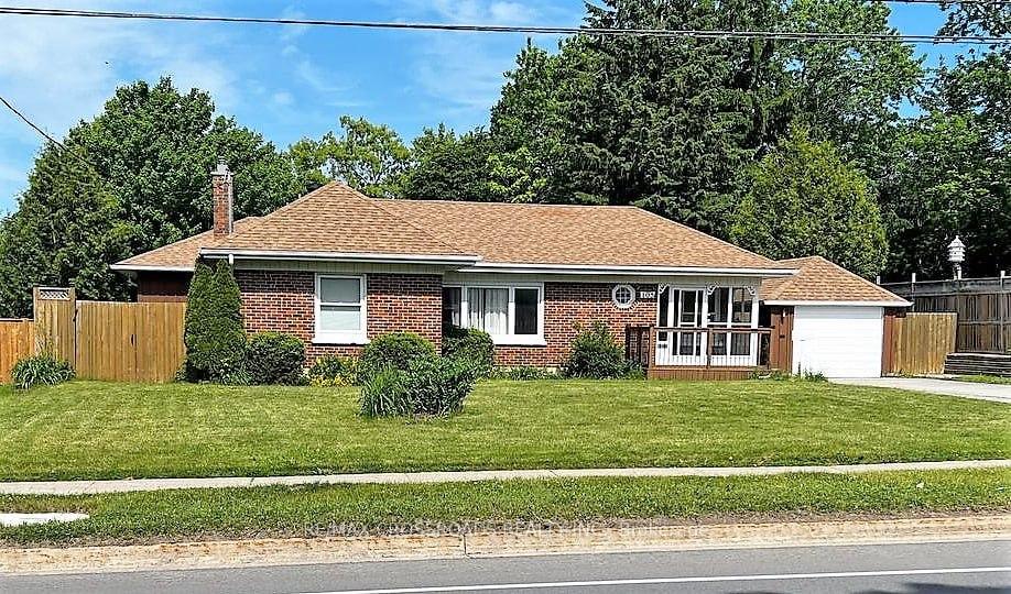 Photo 4 of 105 Bayview Drive, Barrie, Allandale Heights — HOMEH