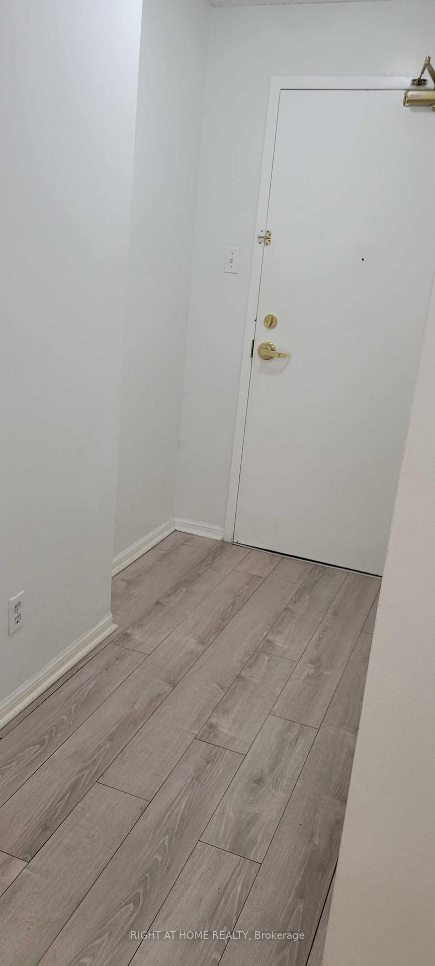 Photo 3 of Unit 101, 75 Ellen Street, Barrie, Lakeshore — HOMEH