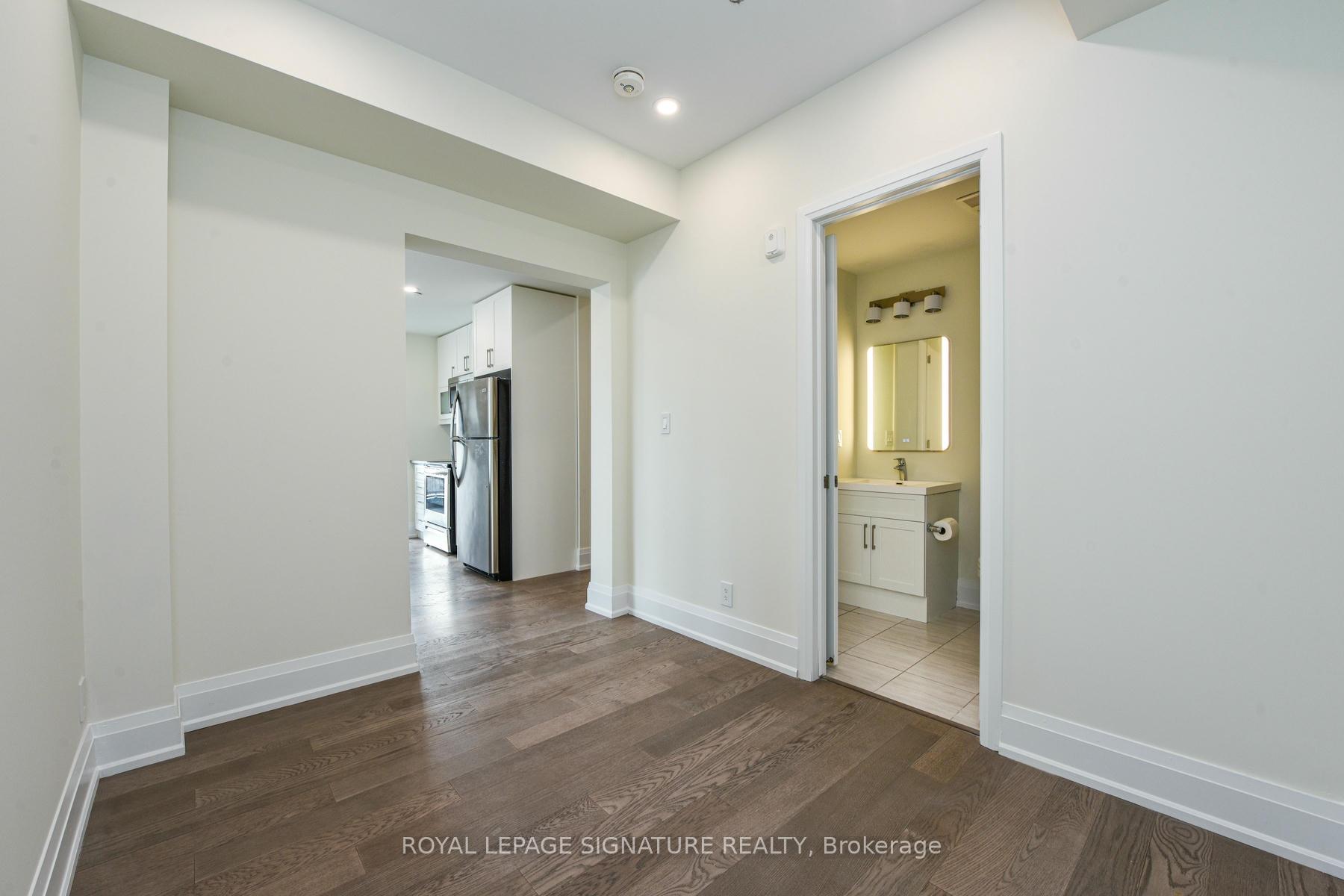 Photo 8 of Unit 11, 3028 Creekshore Common, Oakville, Glenorchy — HOMEH