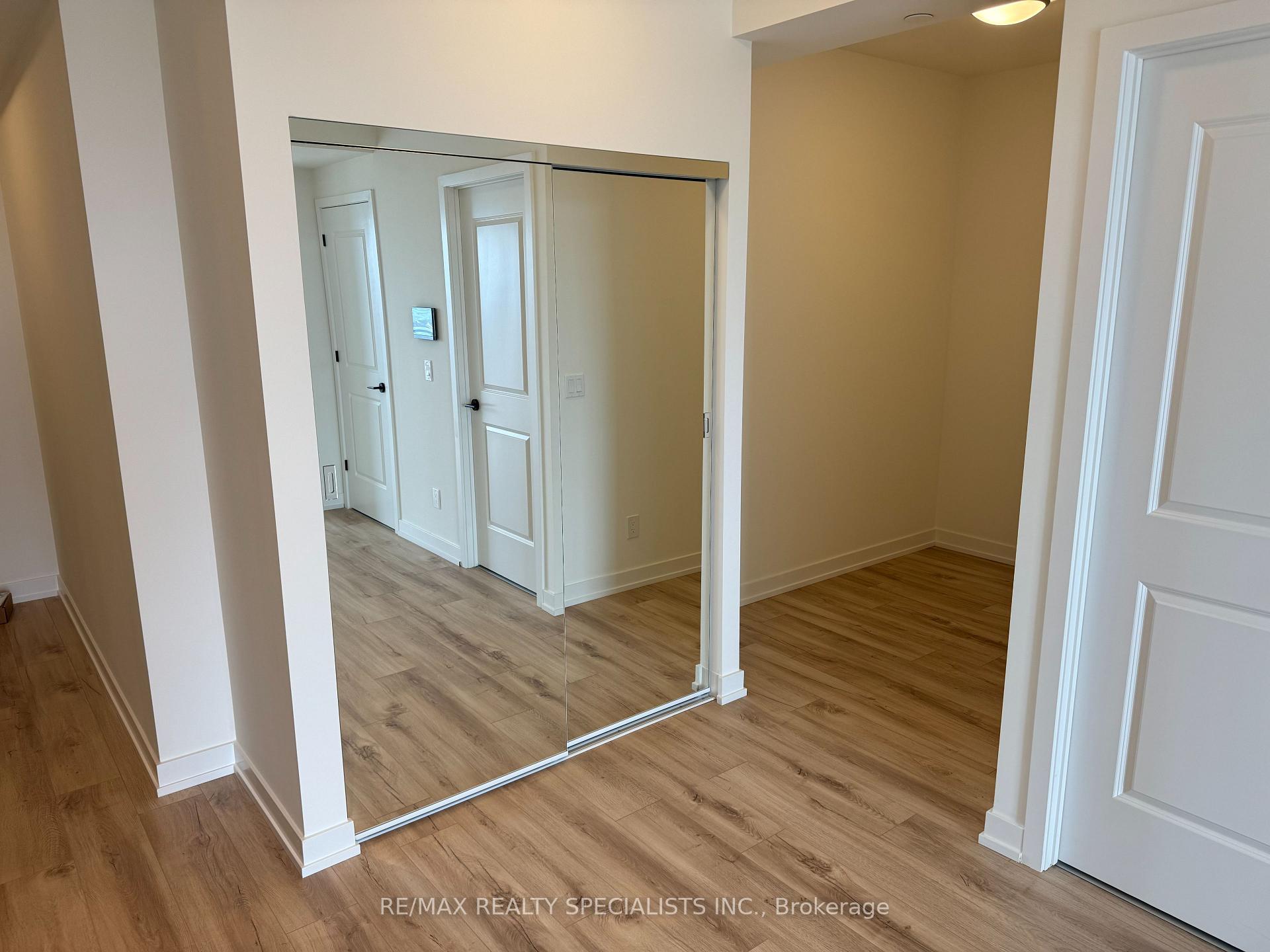 Photo 3 of Unit 1401, 335 Wheat Boom Drive, Oakville, Joshua Meadows — HOMEH