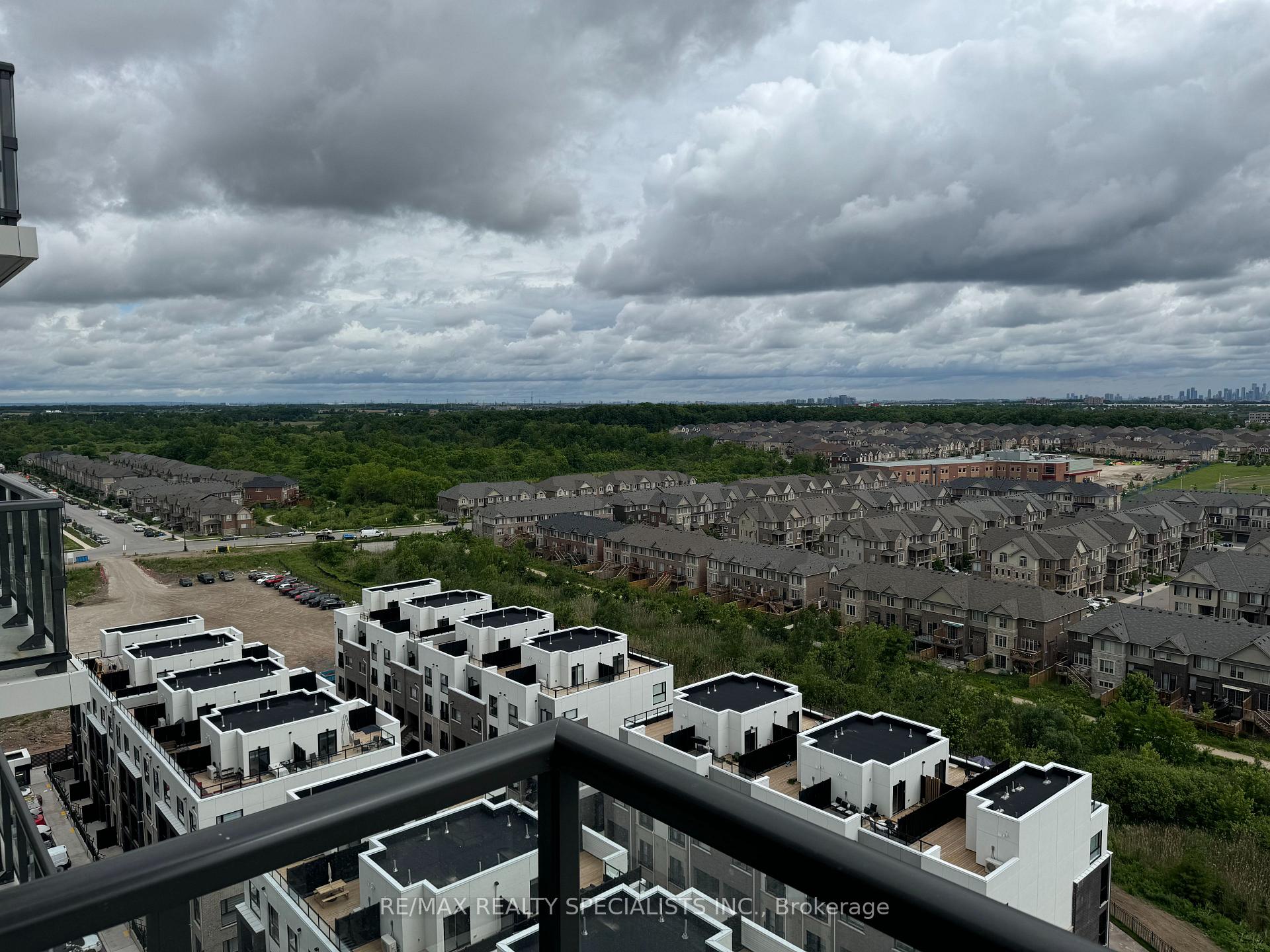 Photo 8 of Unit 1401, 335 Wheat Boom Drive, Oakville, Joshua Meadows — HOMEH
