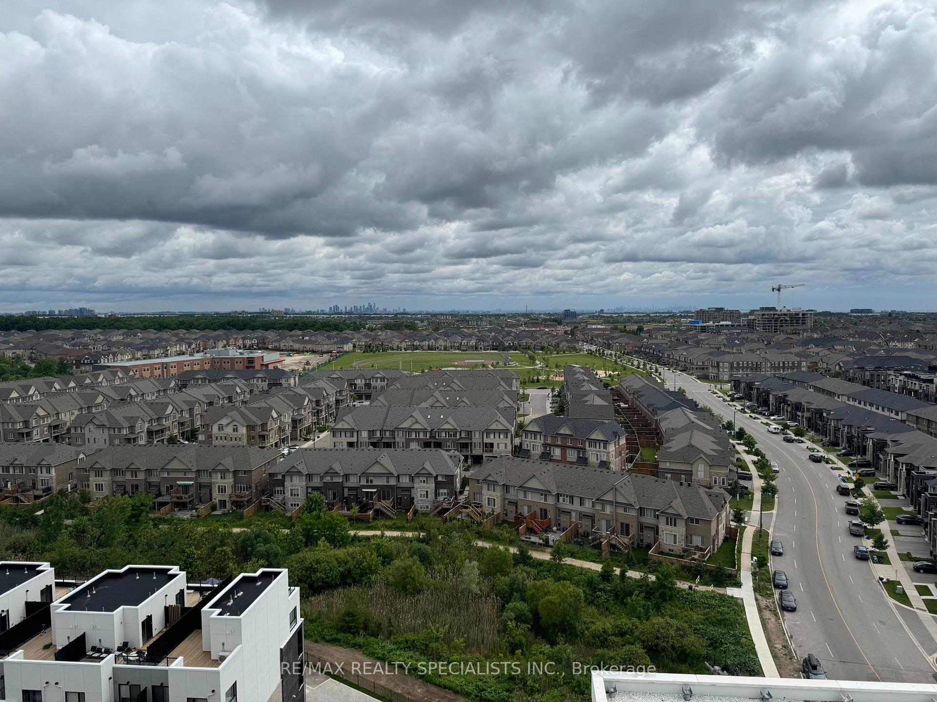 Photo 9 of Unit 1401, 335 Wheat Boom Drive, Oakville, Joshua Meadows — HOMEH