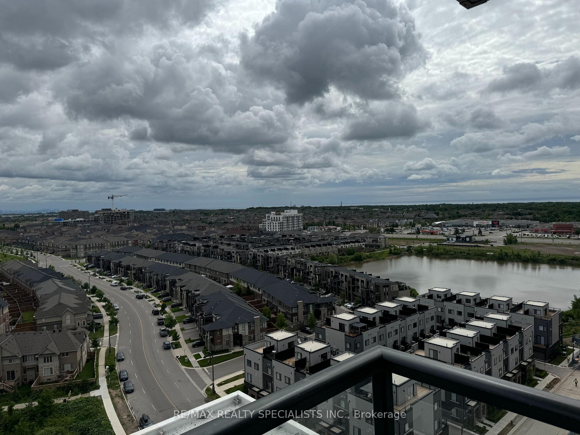 Photo 11 of Unit 1401, 335 Wheat Boom Drive, Oakville, Joshua Meadows — HOMEH