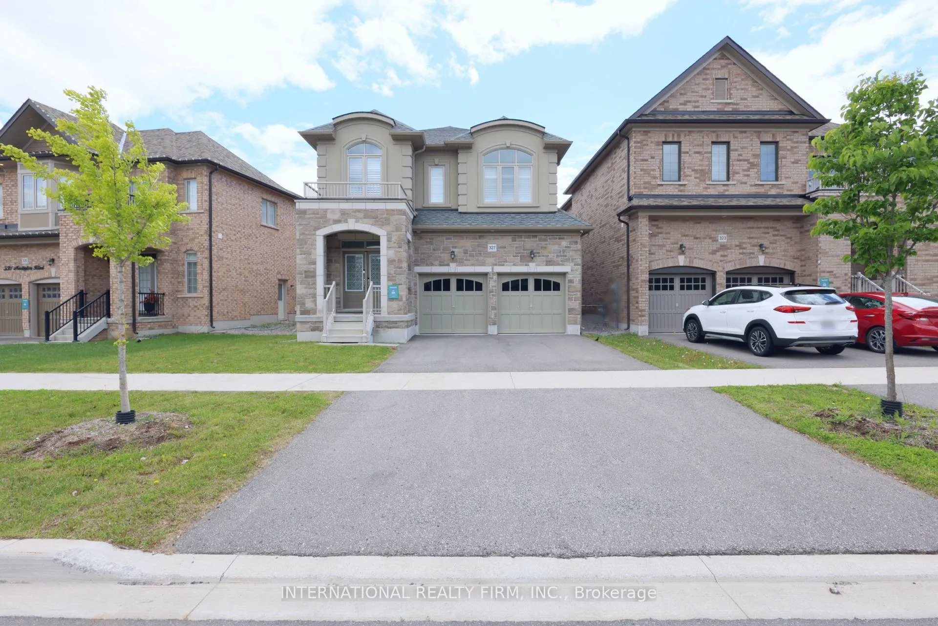 Photo 1 of 327 Northglen Blvd, Clarington, Bowmanville — HOMEH