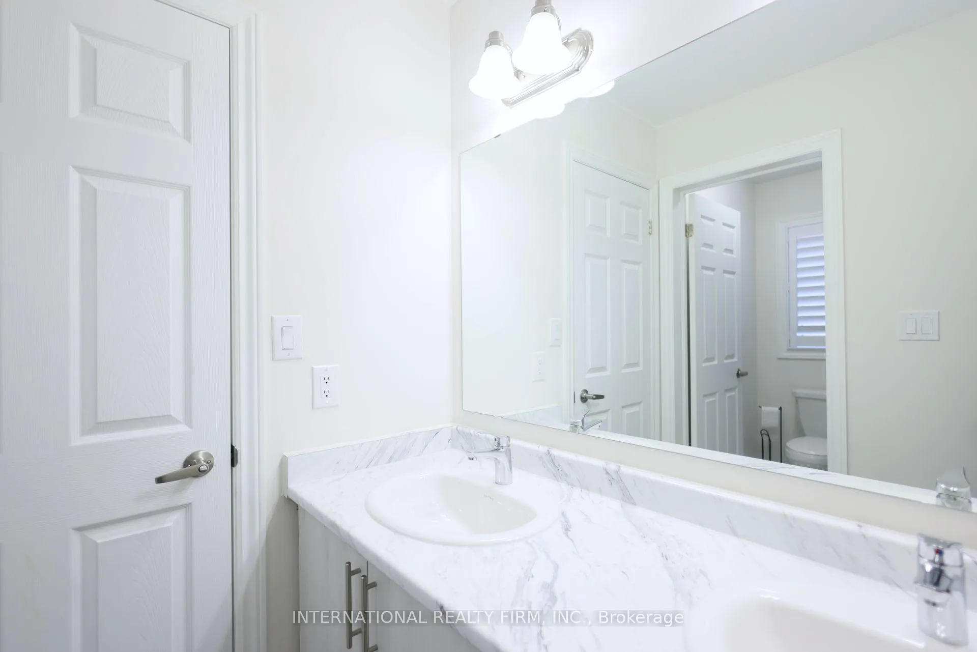 Photo 16 of 327 Northglen Blvd, Clarington, Bowmanville — HOMEH