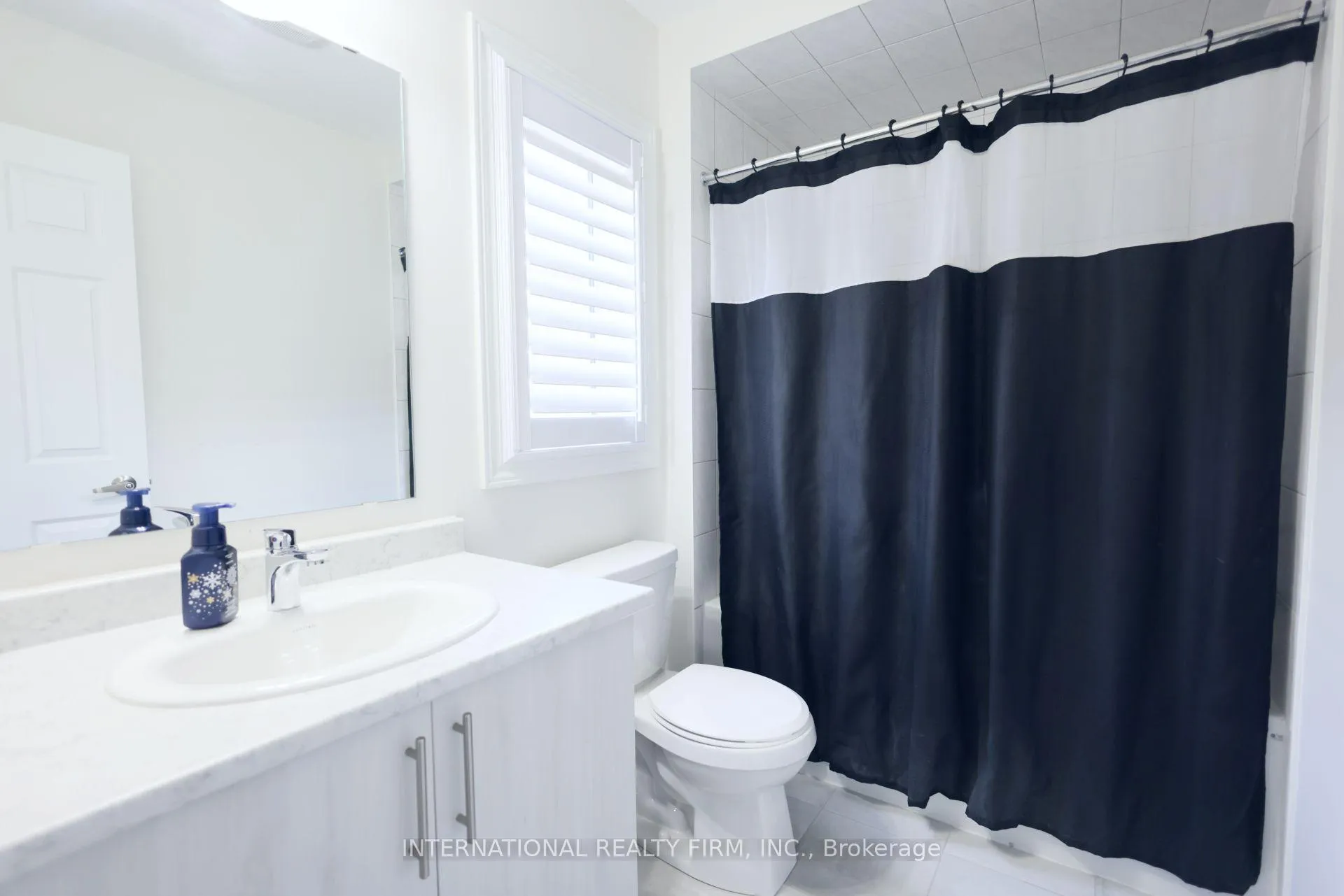 Photo 23 of 327 Northglen Blvd, Clarington, Bowmanville — HOMEH