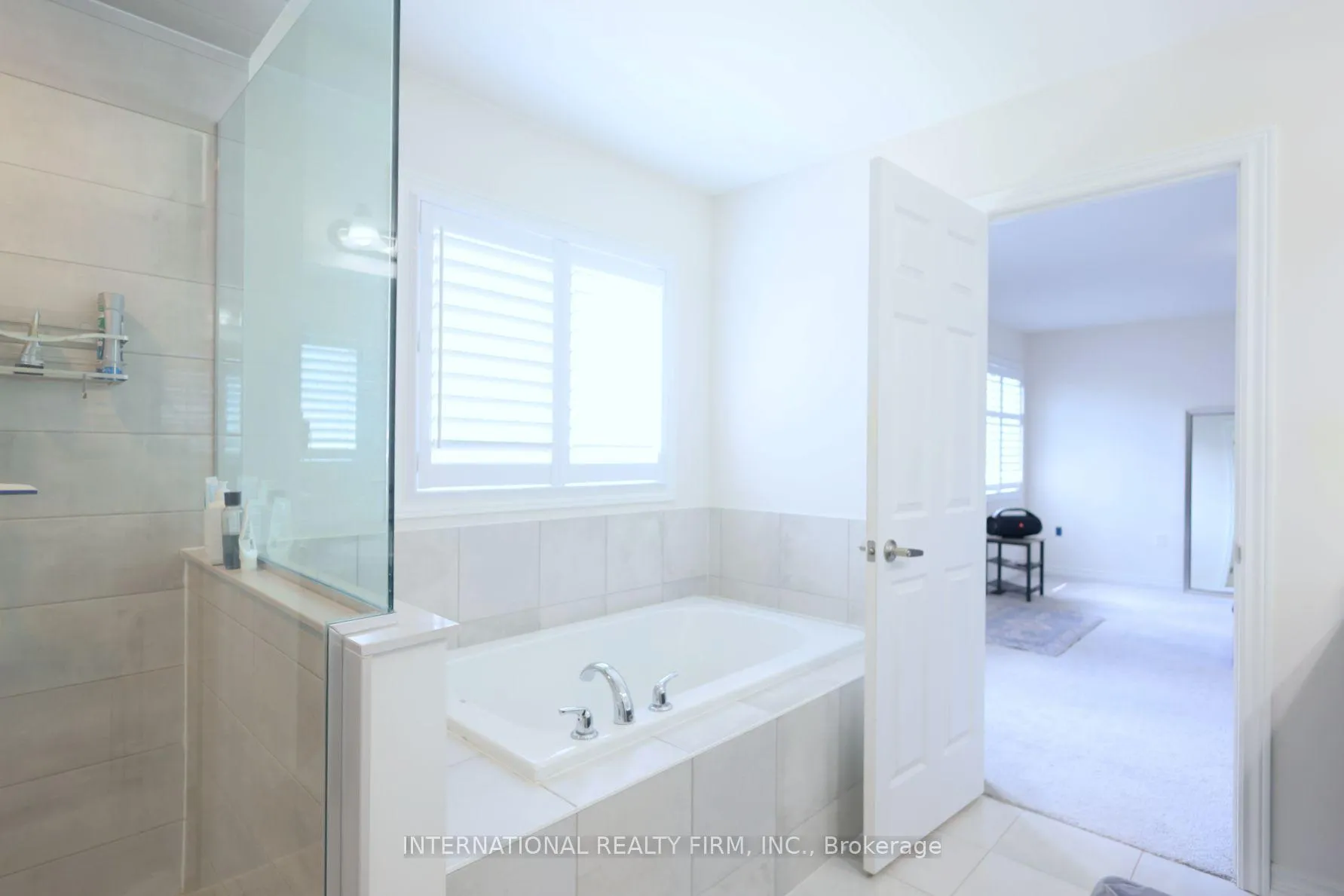 Photo 26 of 327 Northglen Blvd, Clarington, Bowmanville — HOMEH