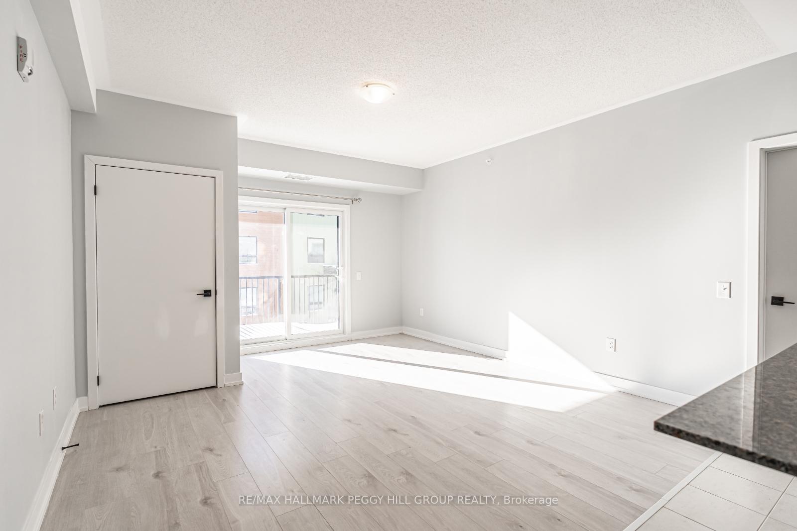 Photo 3 of Unit 215, 4 Spice Way, Barrie, Rural Barrie Southeast — HOMEH