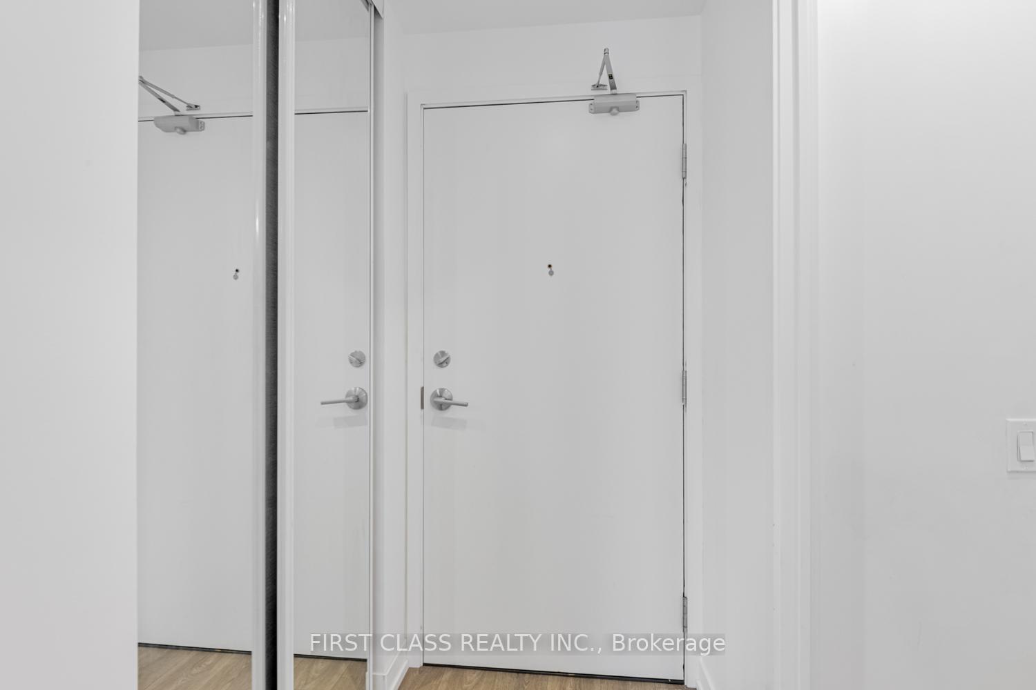 Photo 5 of Unit 4805, 5 Buttermill Avenue, Vaughan, Vaughan Corporate Centre — HOMEH