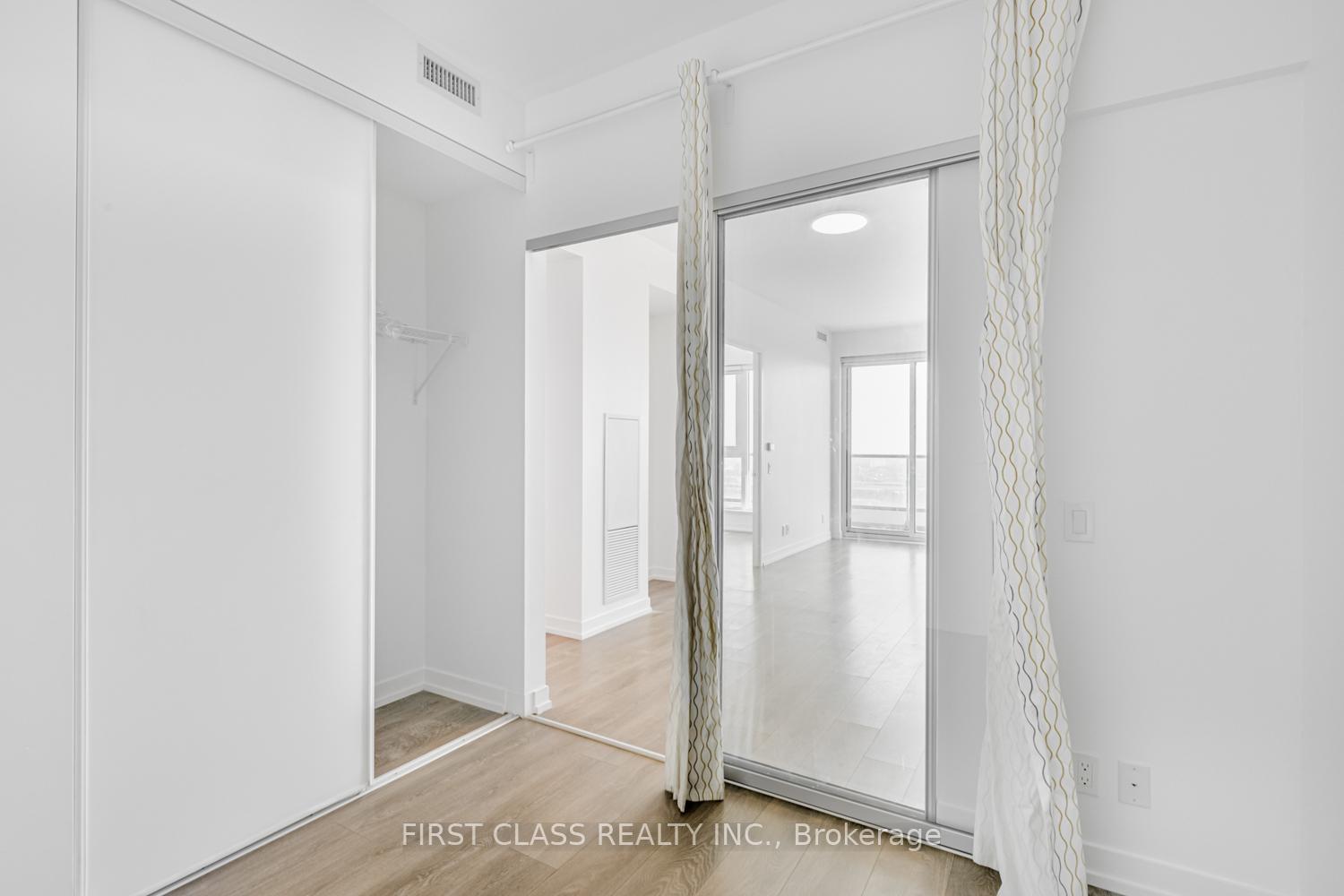 Photo 18 of Unit 4805, 5 Buttermill Avenue, Vaughan, Vaughan Corporate Centre — HOMEH