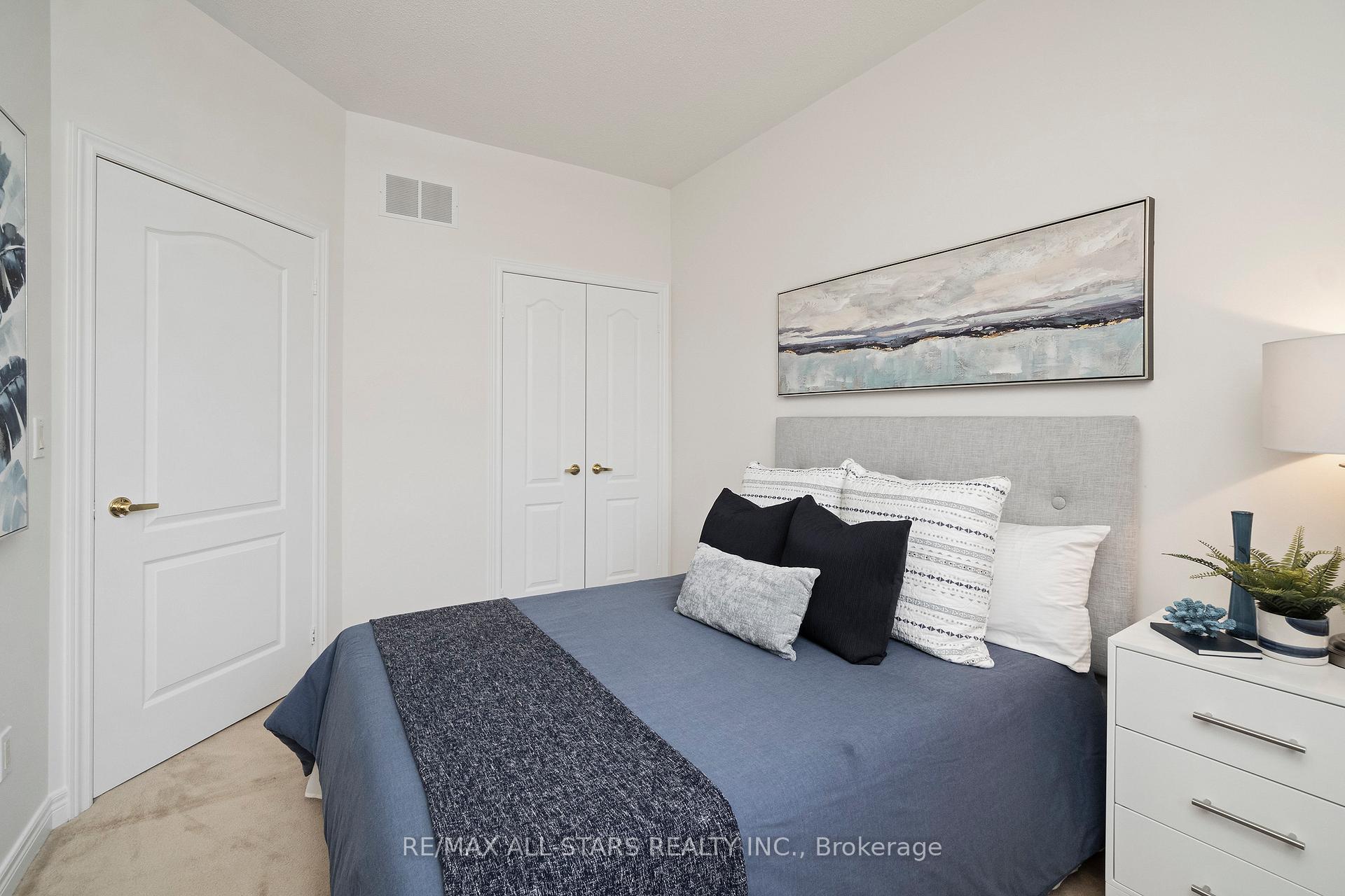 Photo 23 of 68 Celebrity Greens Way, Markham, Greensborough — HOMEH