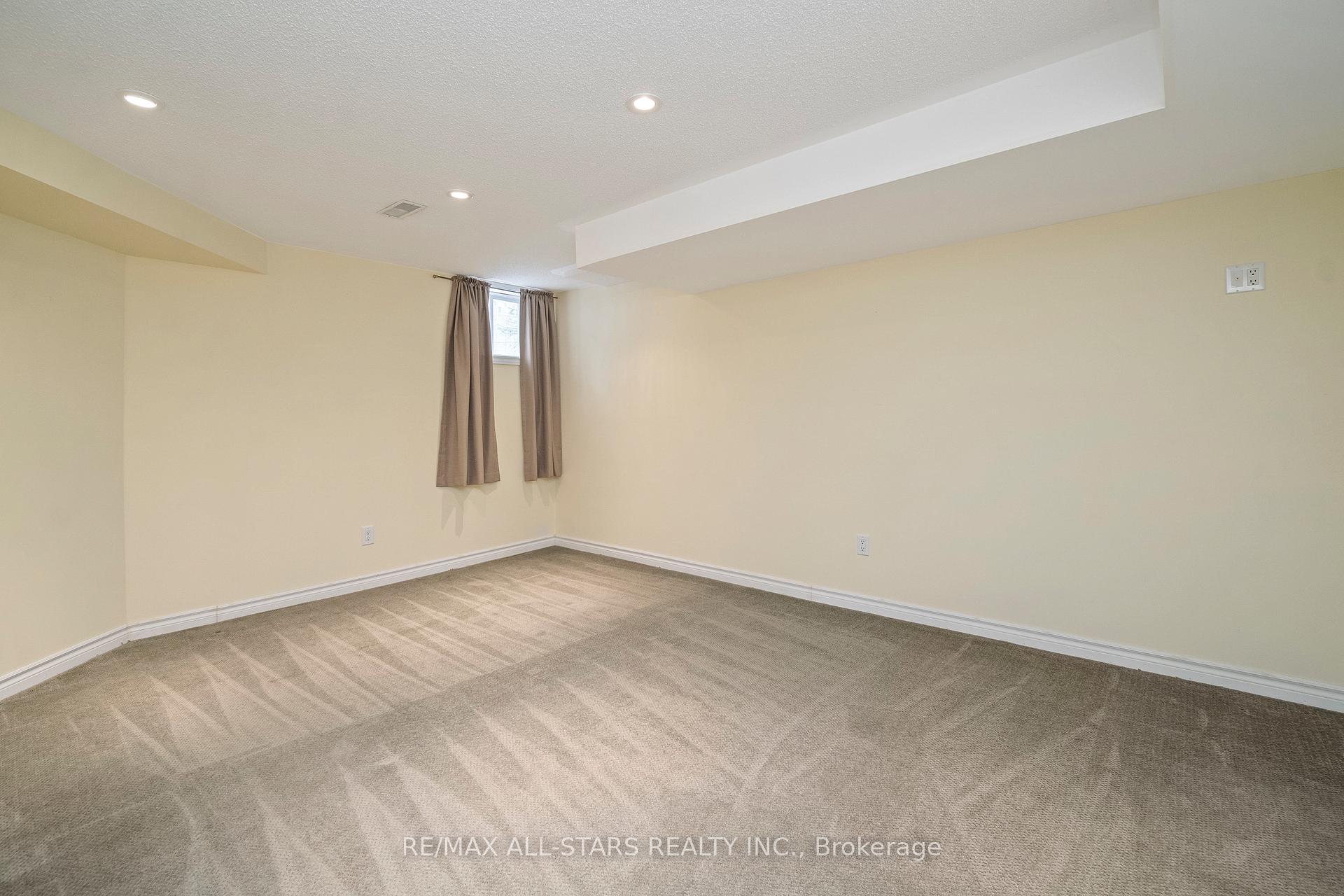 Photo 29 of 68 Celebrity Greens Way, Markham, Greensborough — HOMEH