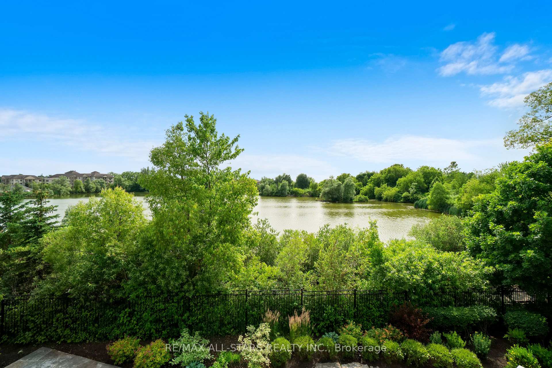 Photo 44 of 68 Celebrity Greens Way, Markham, Greensborough — HOMEH