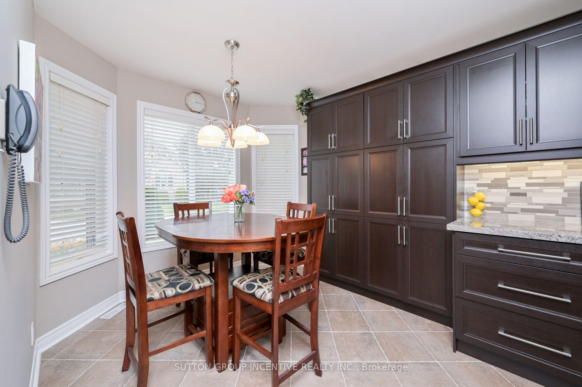 Photo 5 of 1 Artisan Lane, New Tecumseth, Rural New Tecumseth — HOMEH