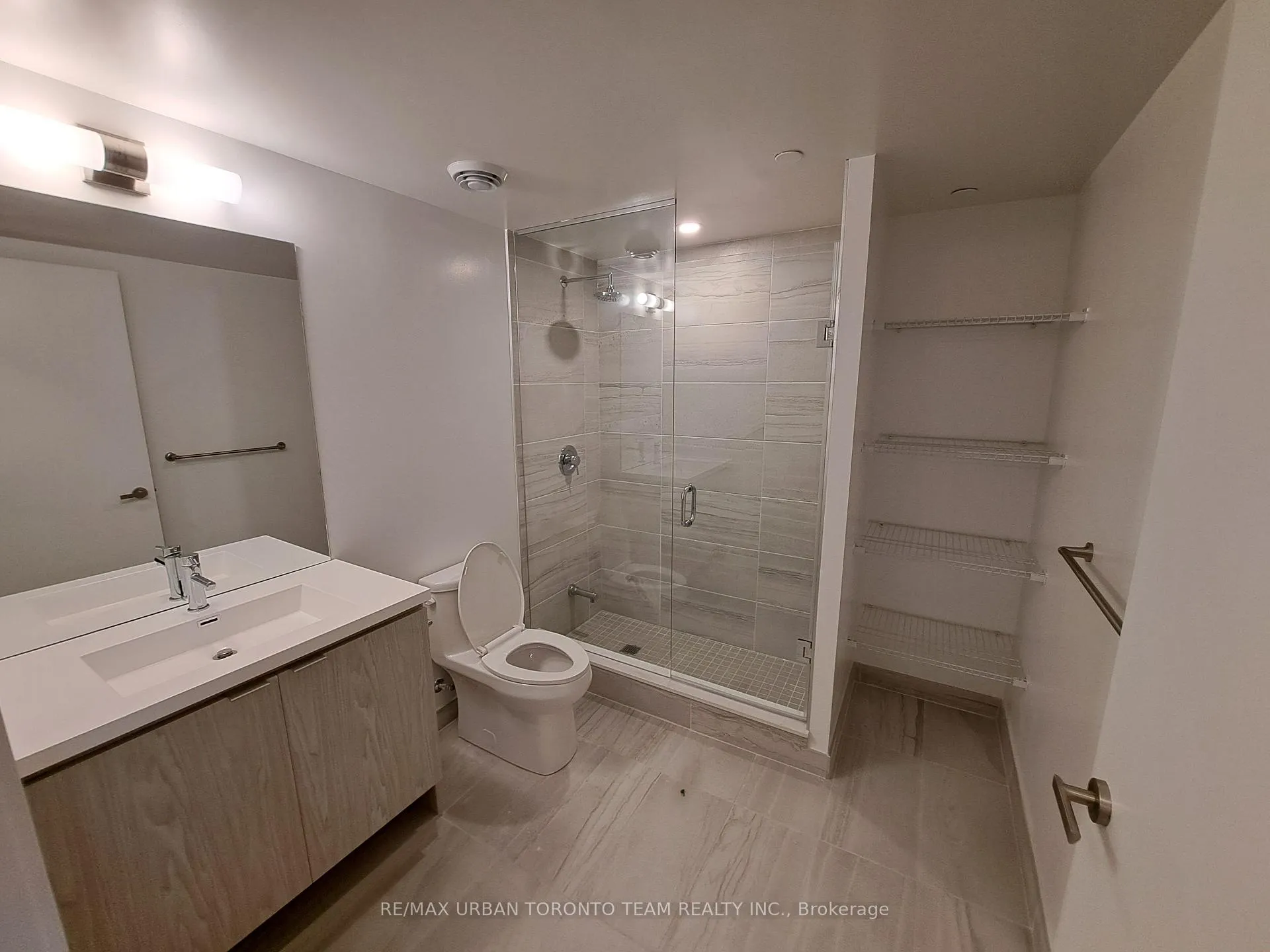 Photo 8 of Unit 4610, 55 Cooper Street, Toronto, Waterfront Communities — HOMEH