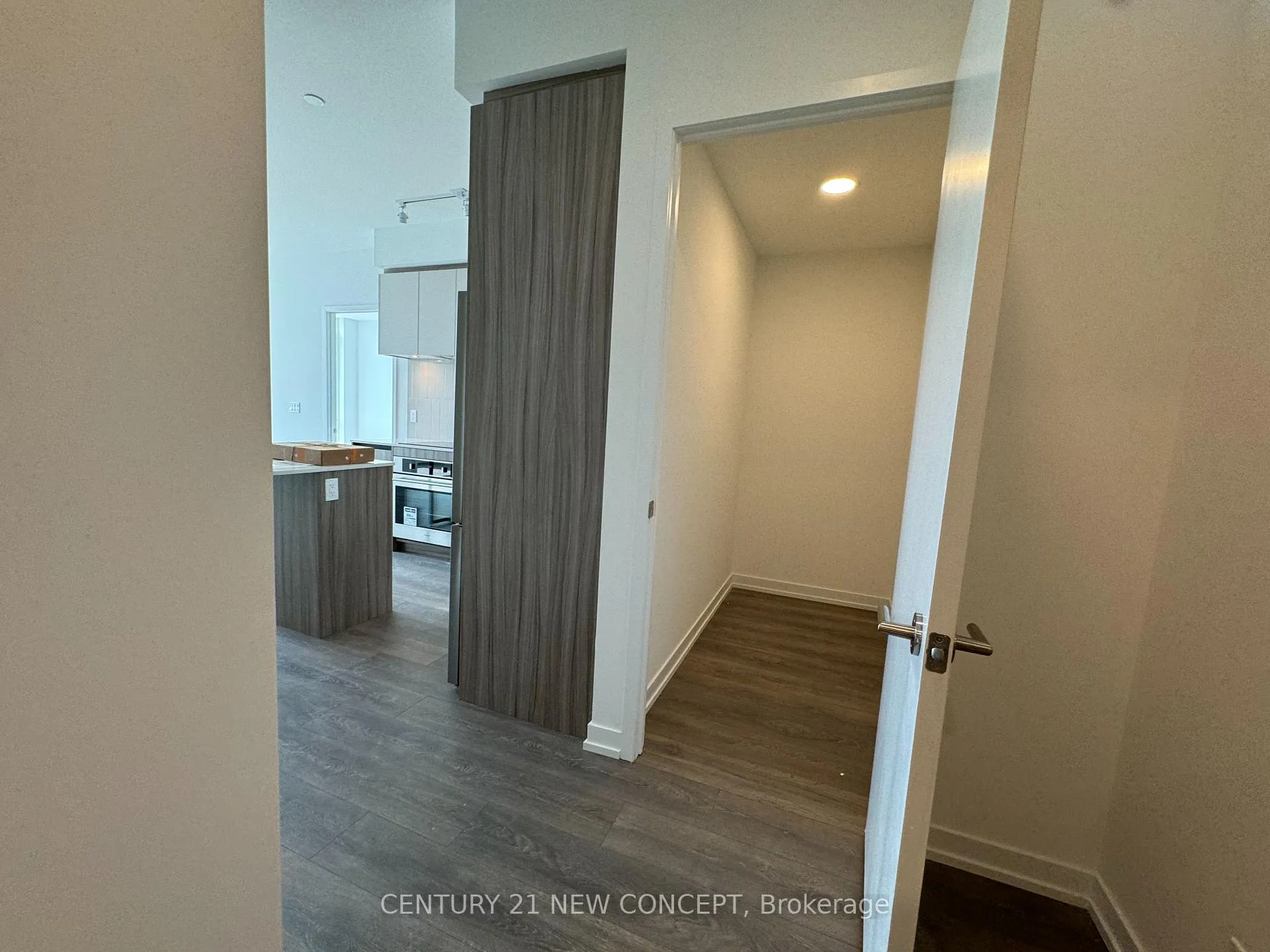 Photo 5 of Unit D-529, 8 beverly glen Boulevard, Vaughan, Beverley Glen — HOMEH