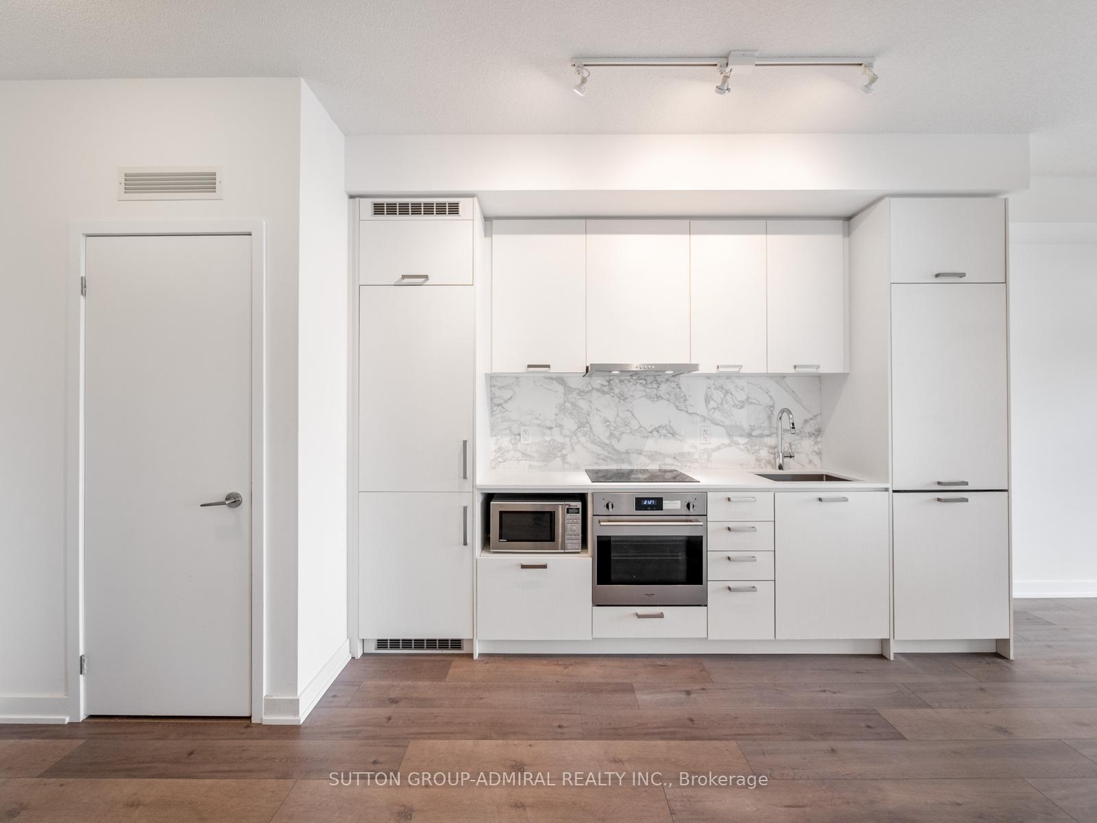 Photo 8 of Unit 1607, 10 Honeycrisp Crescent, Vaughan, Vaughan Corporate Centre — HOMEH