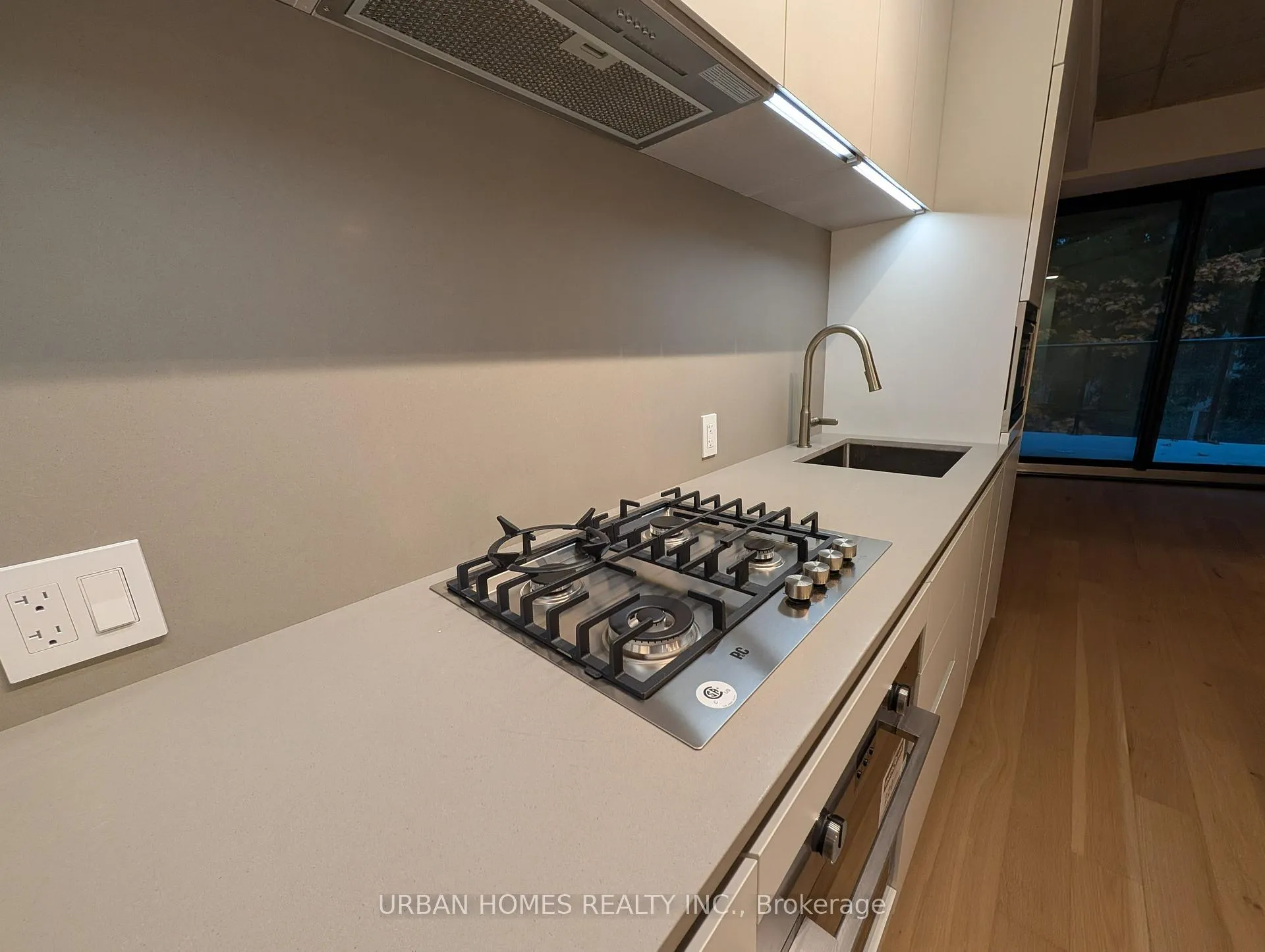 Photo 6 of Unit 413, 1720 Bayview Avenue, Toronto, Mount Pleasant East — HOMEH