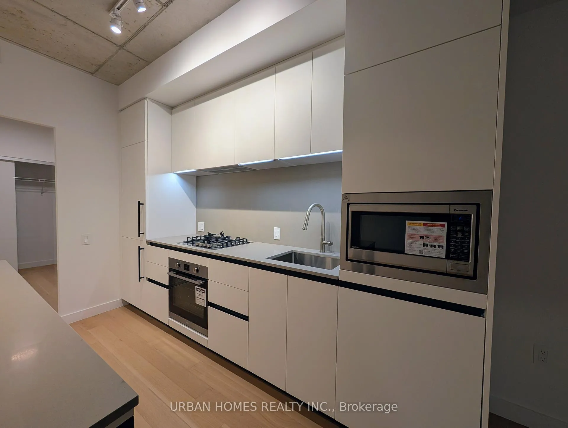 Photo 7 of Unit 413, 1720 Bayview Avenue, Toronto, Mount Pleasant East — HOMEH
