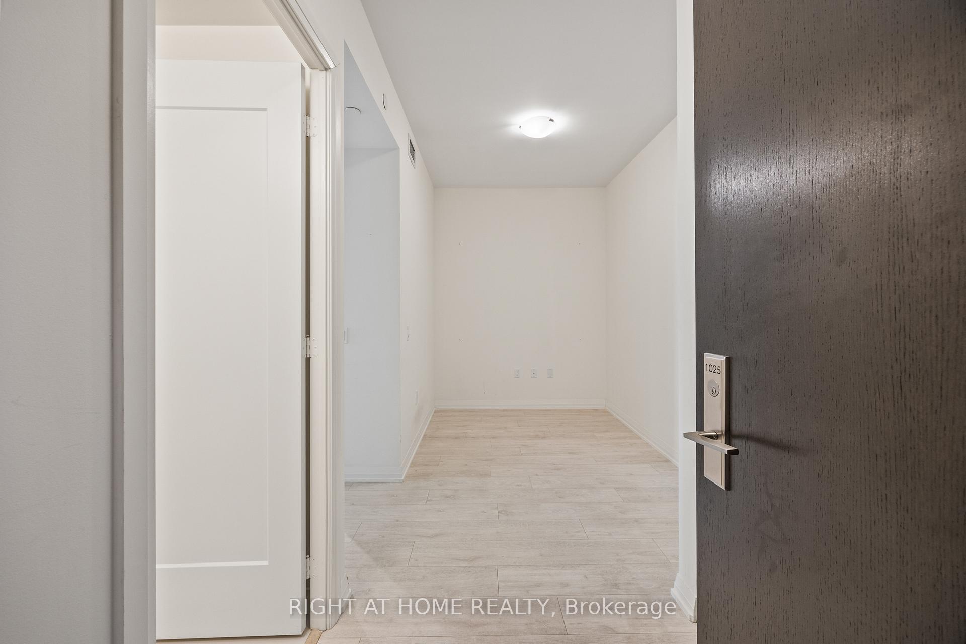 Photo 5 of Unit 1025, 9000 Jane Street, Vaughan, Vellore Village — HOMEH