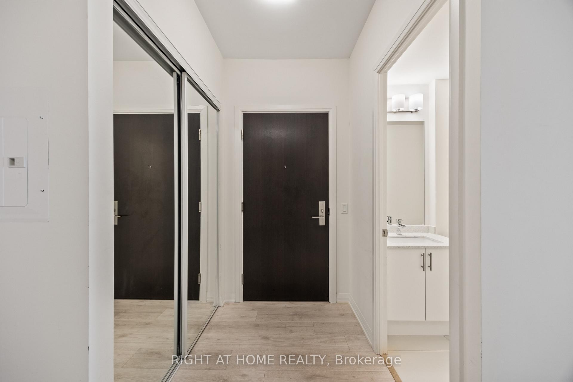 Photo 6 of Unit 1025, 9000 Jane Street, Vaughan, Vellore Village — HOMEH