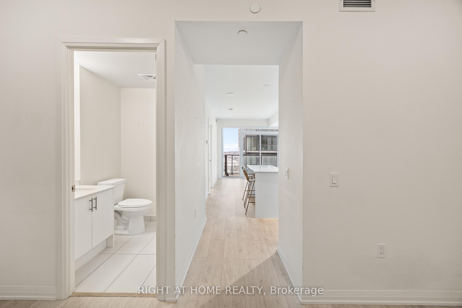 Photo 10 of Unit 1025, 9000 Jane Street, Vaughan, Vellore Village — HOMEH