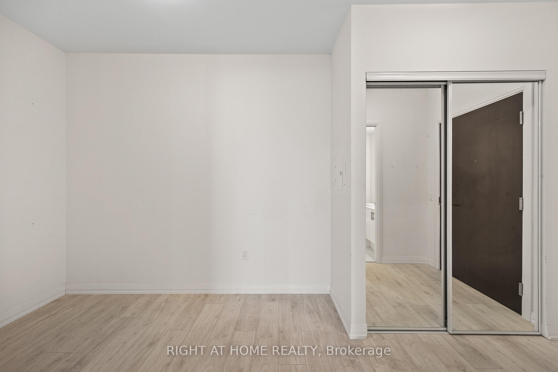 Photo 12 of Unit 1025, 9000 Jane Street, Vaughan, Vellore Village — HOMEH