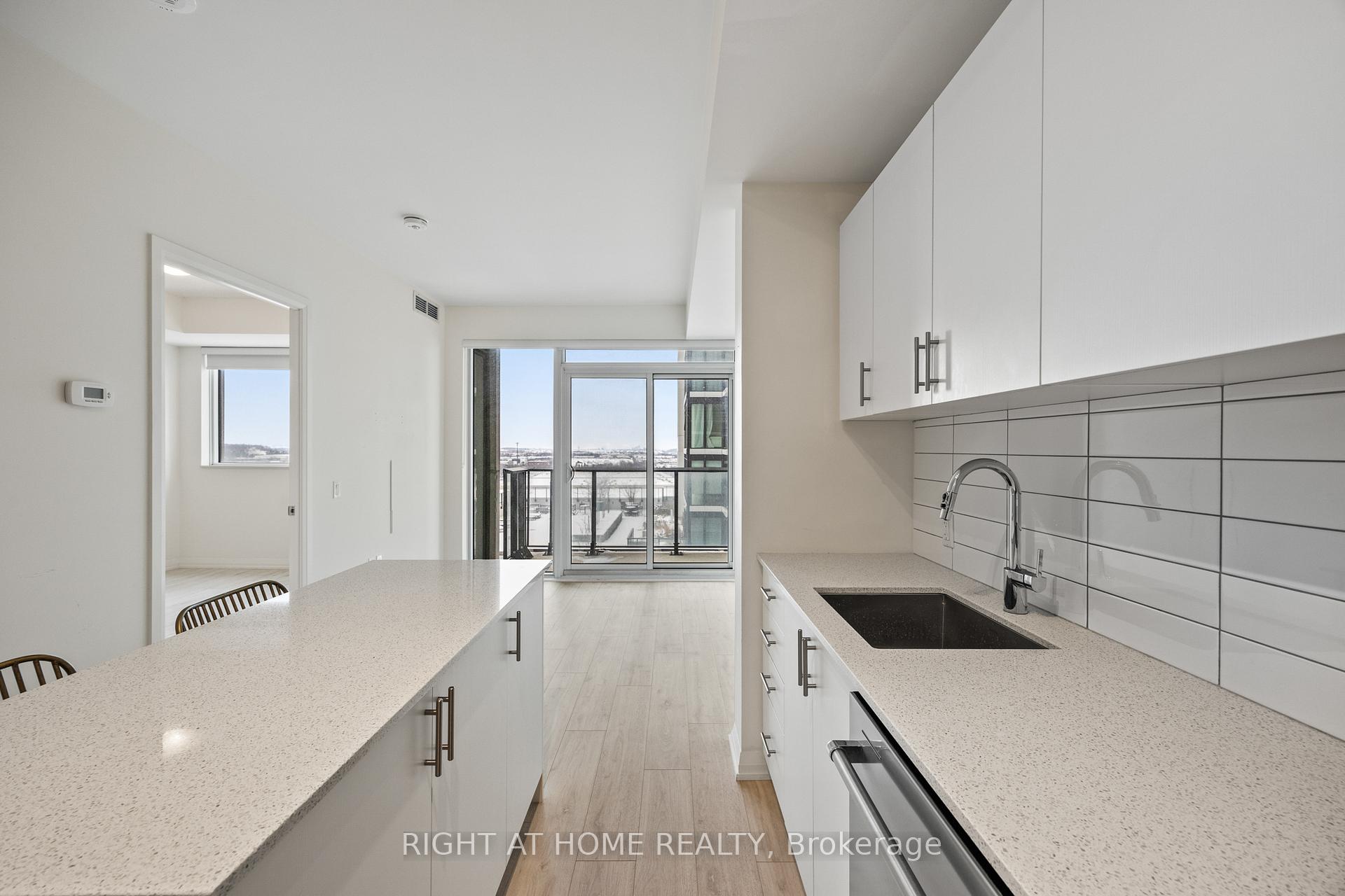 Photo 16 of Unit 1025, 9000 Jane Street, Vaughan, Vellore Village — HOMEH