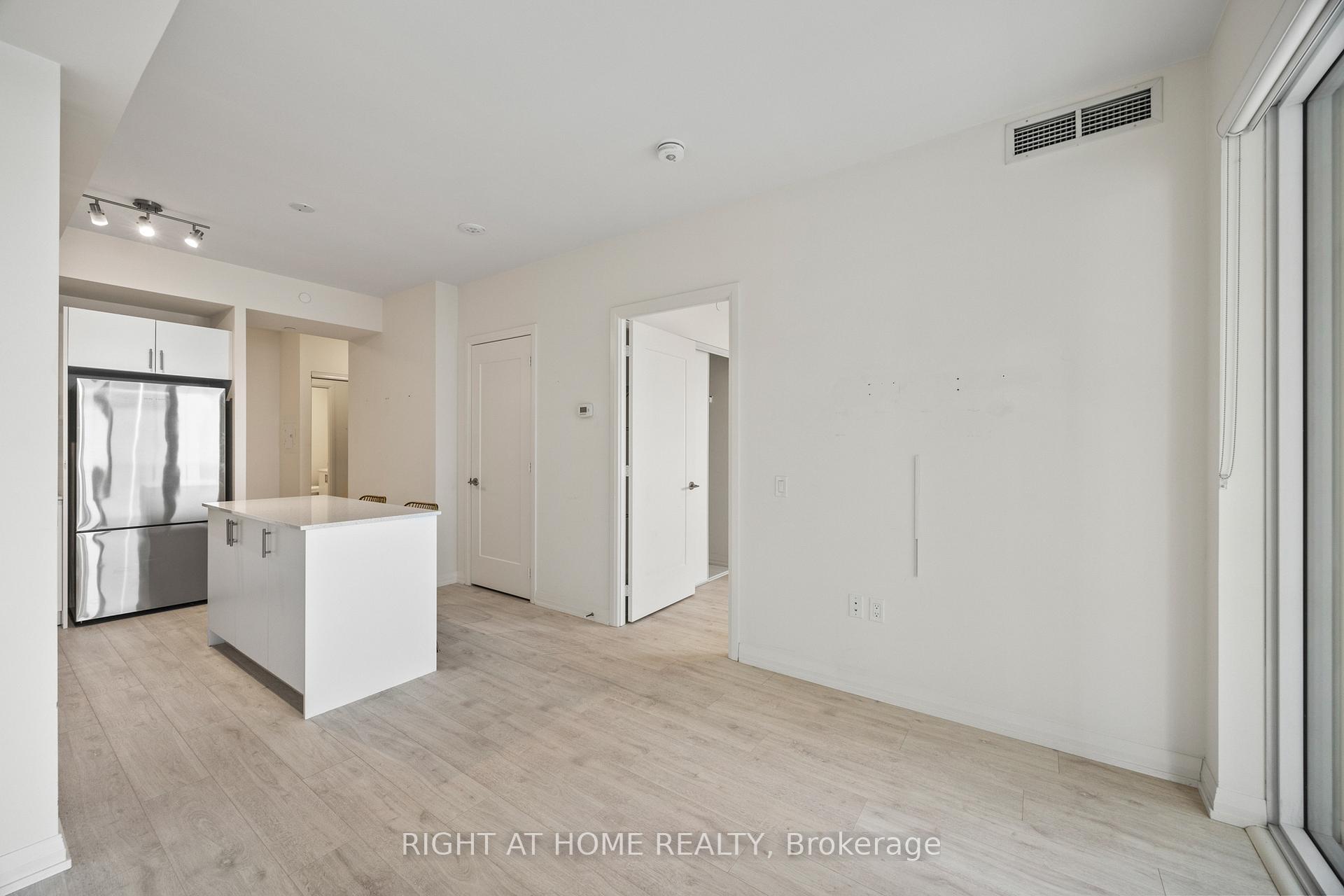 Photo 18 of Unit 1025, 9000 Jane Street, Vaughan, Vellore Village — HOMEH