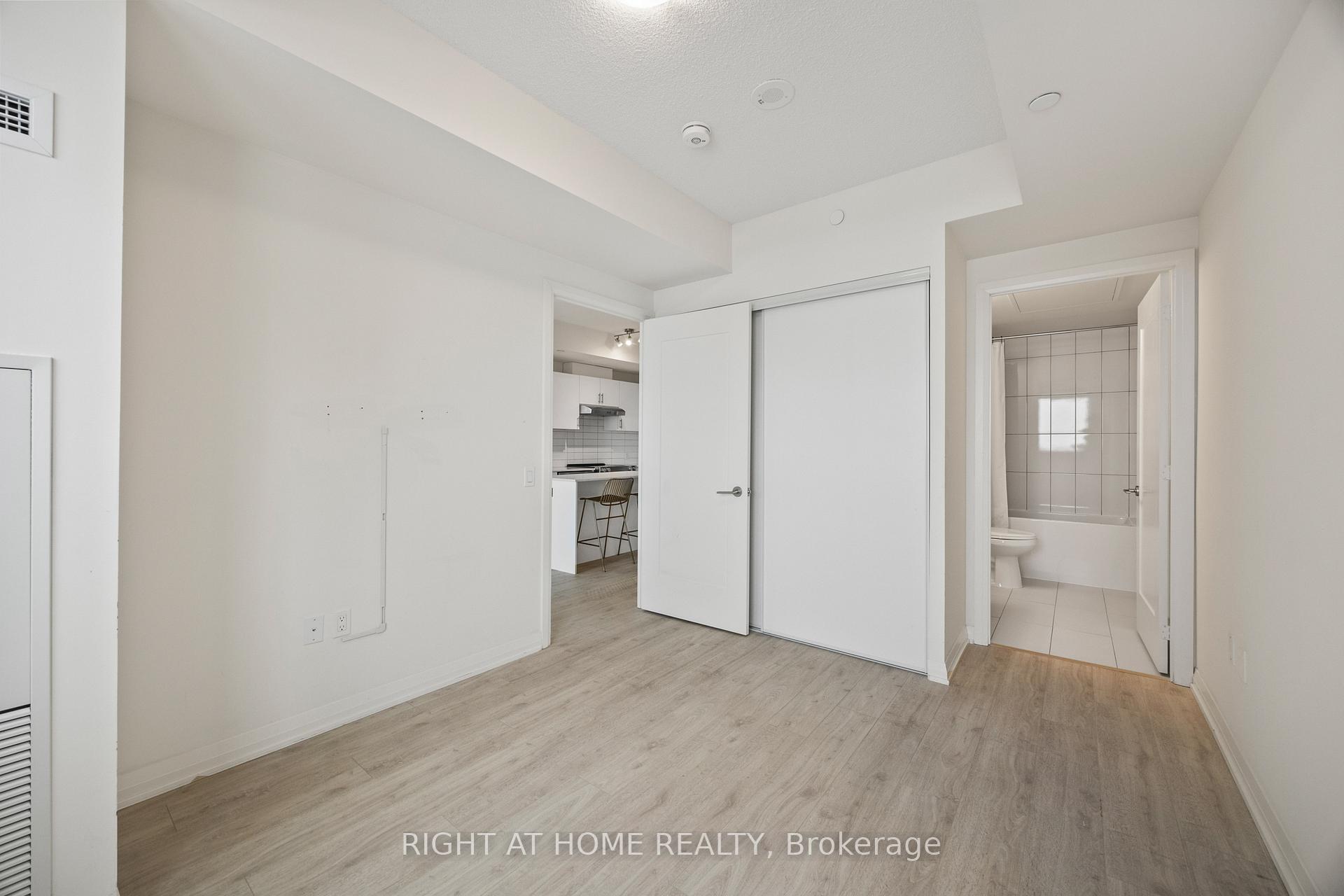 Photo 26 of Unit 1025, 9000 Jane Street, Vaughan, Vellore Village — HOMEH