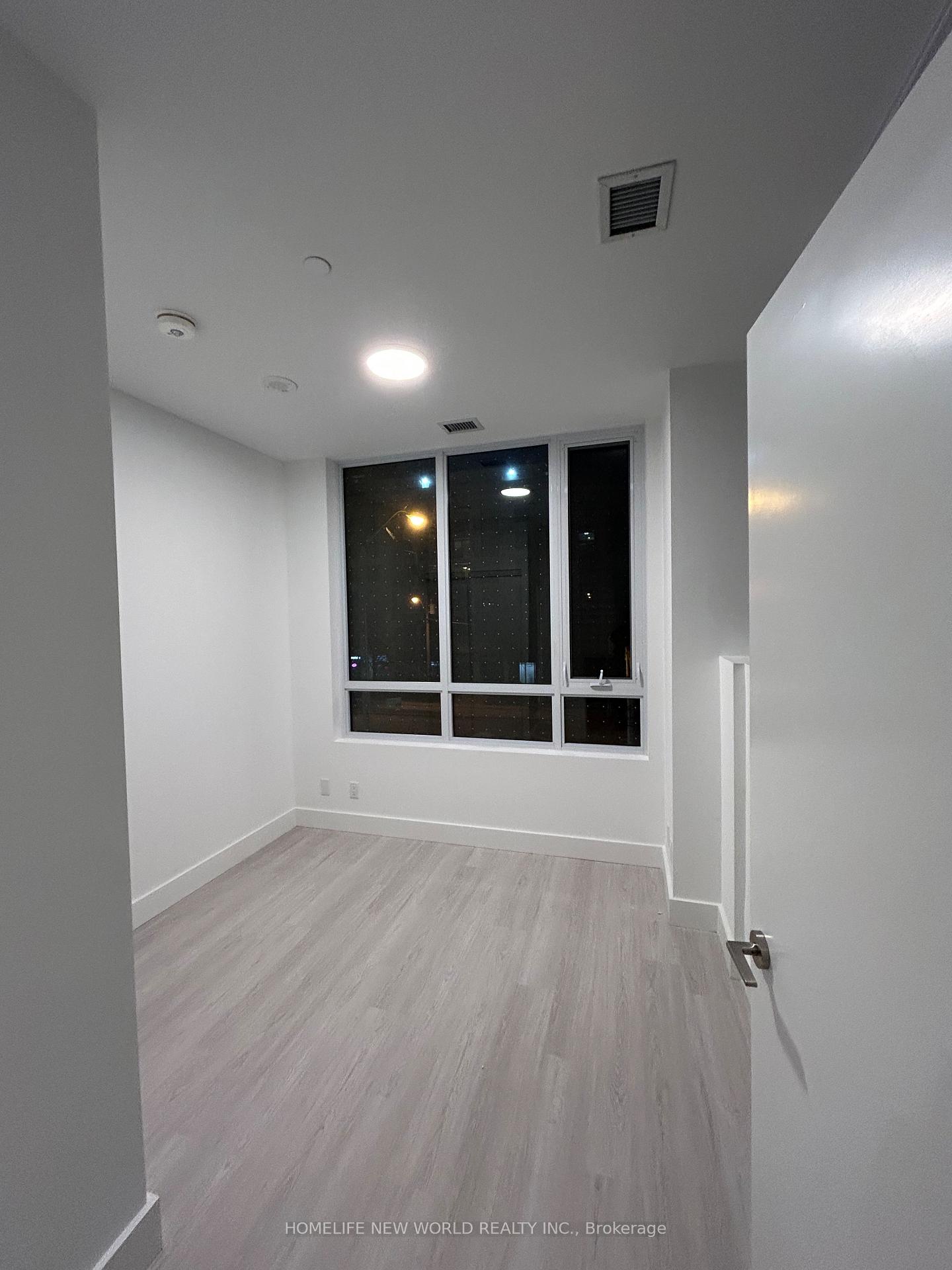 Photo 7 of Unit 223, 6 Greenbriar Road E, North York, Bayview Village — HOMEH