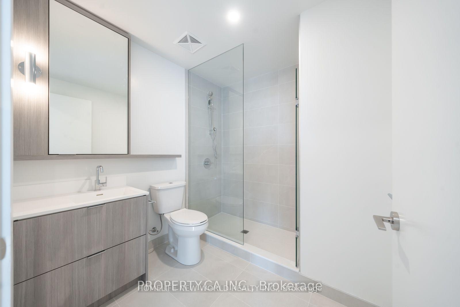 Photo 10 of Unit 223, 6 Greenbriar Road E, North York, Bayview Village — HOMEH