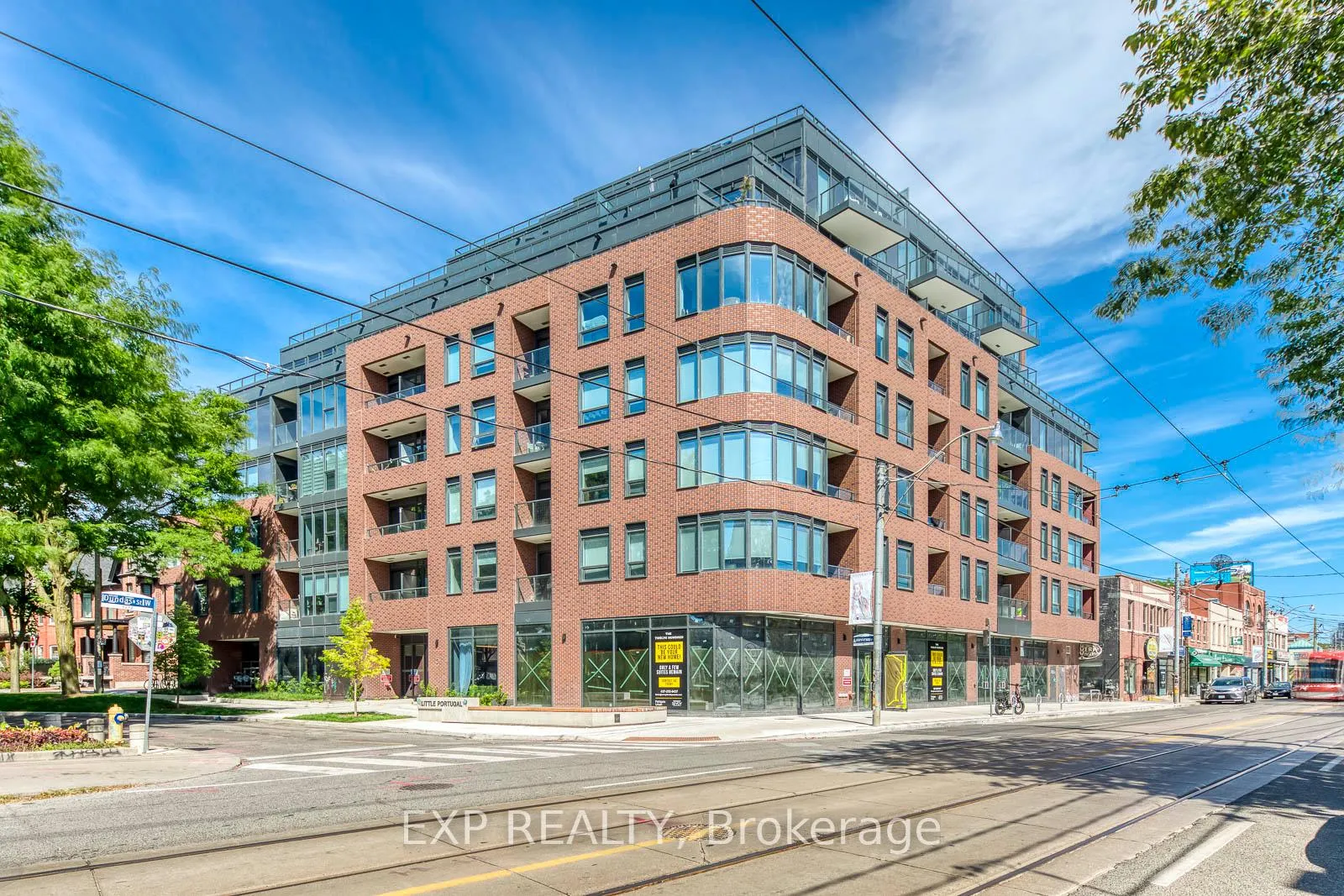 Front of Unit 415, 5 Lakeview Avenue