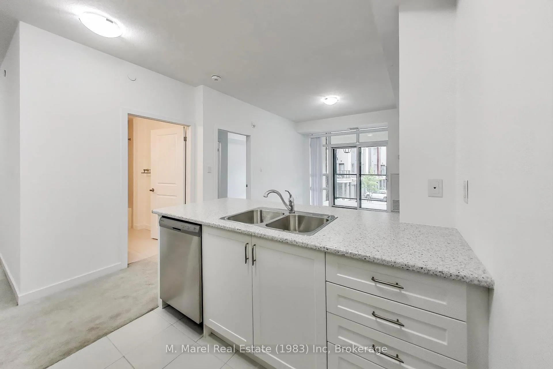 Photo 5 of Unit 223, 101 Shoreview Place, Hamilton, Lakeshore — HOMEH