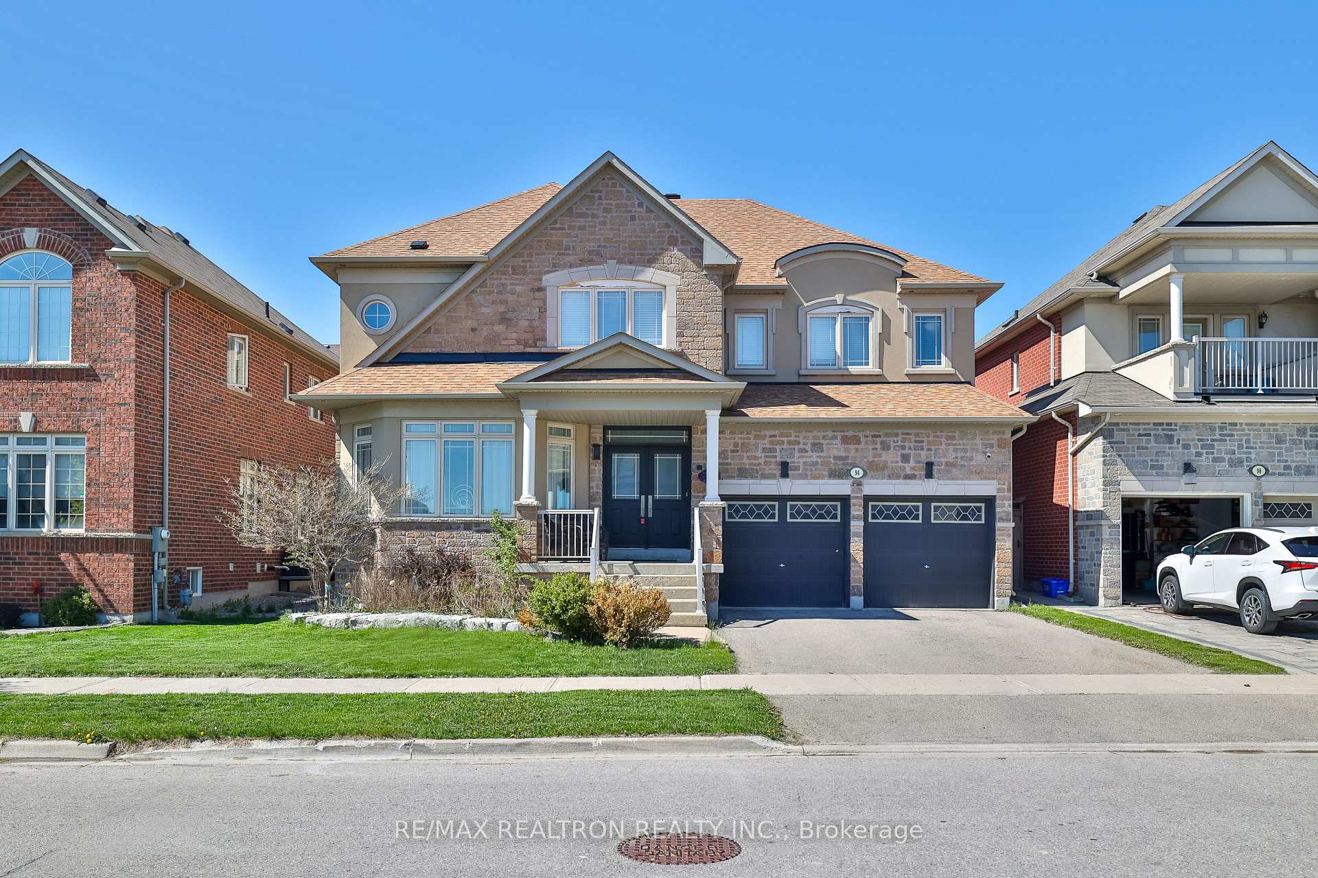 Photo 1 of 94 Halldorson Avenue, Aurora, Bayview Northeast — HOMEH