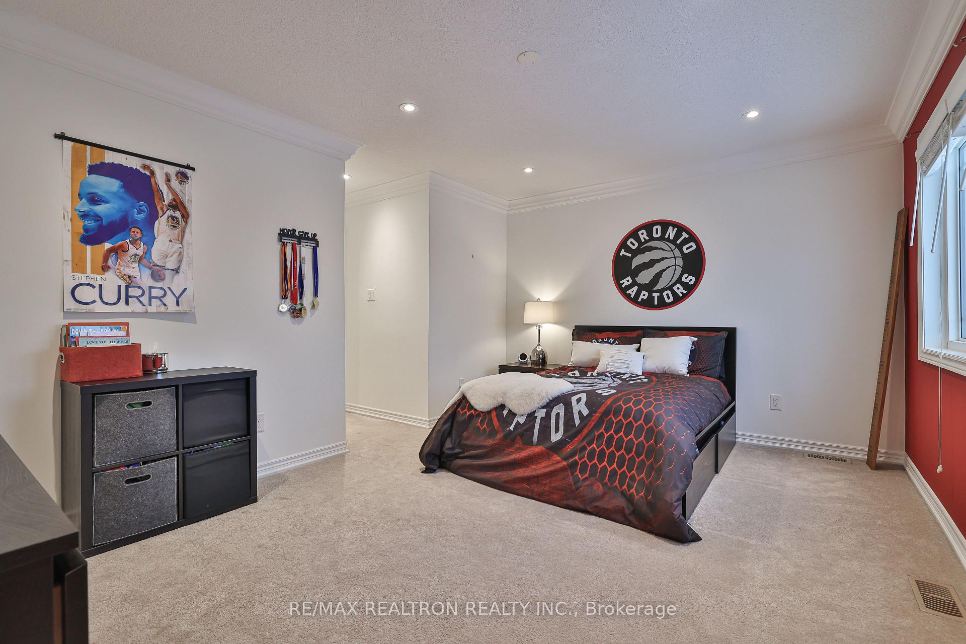 Photo 7 of 94 Halldorson Avenue, Aurora, Bayview Northeast — HOMEH