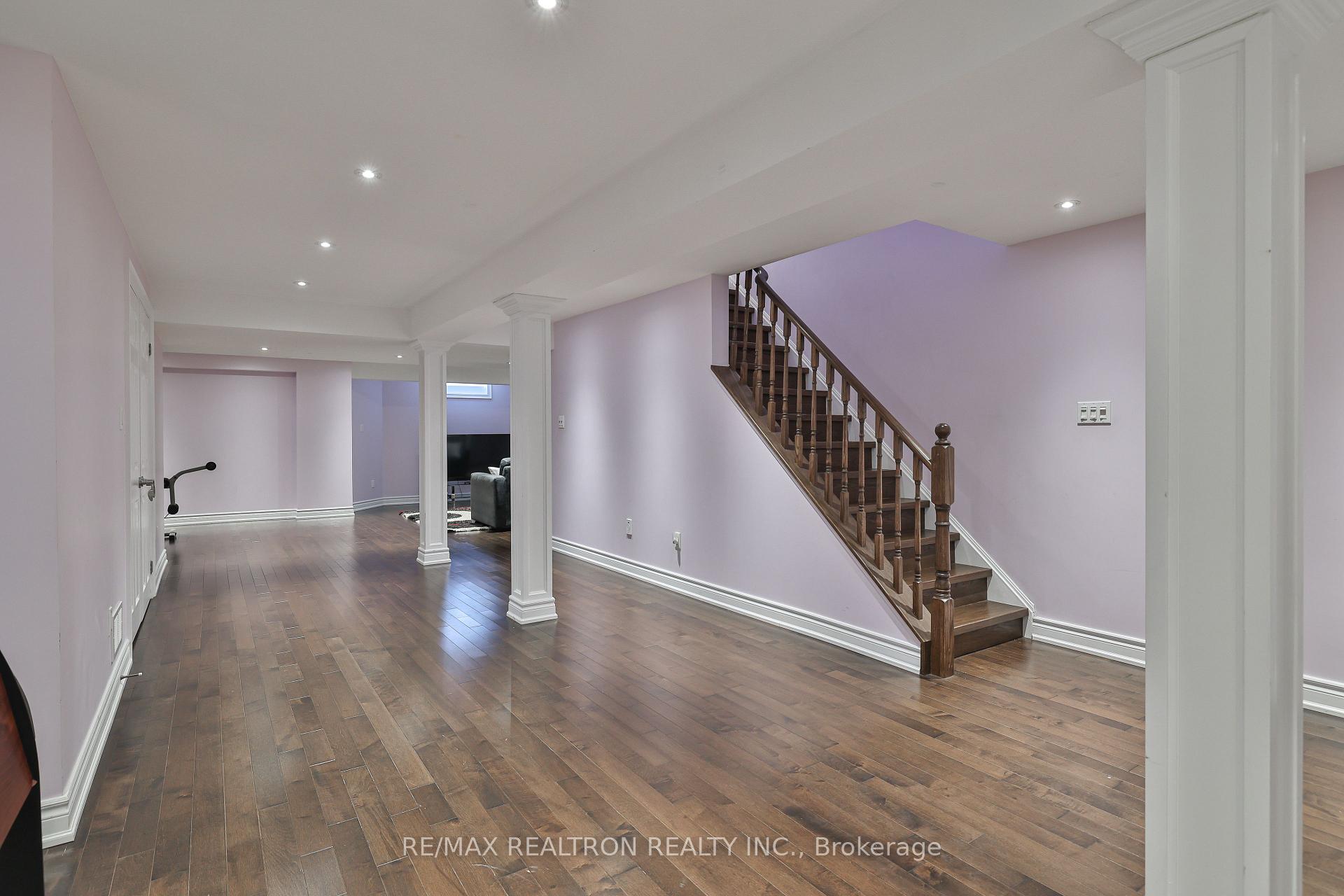 Photo 11 of 94 Halldorson Avenue, Aurora, Bayview Northeast — HOMEH