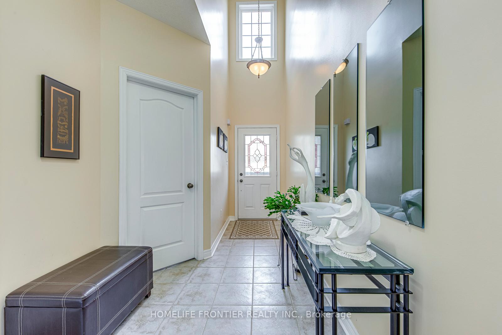 Photo 3 of Unit 16, 90 Oakhampton Trail, Hamilton, Twenty Place — HOMEH
