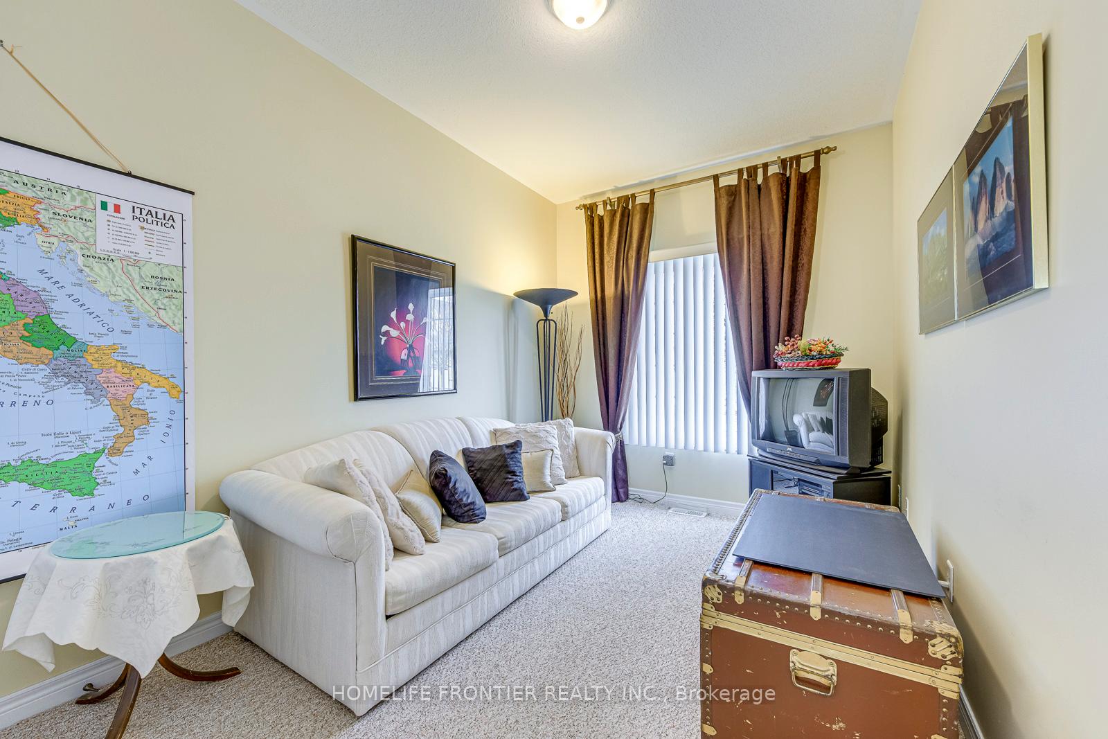 Photo 4 of Unit 16, 90 Oakhampton Trail, Hamilton, Twenty Place — HOMEH