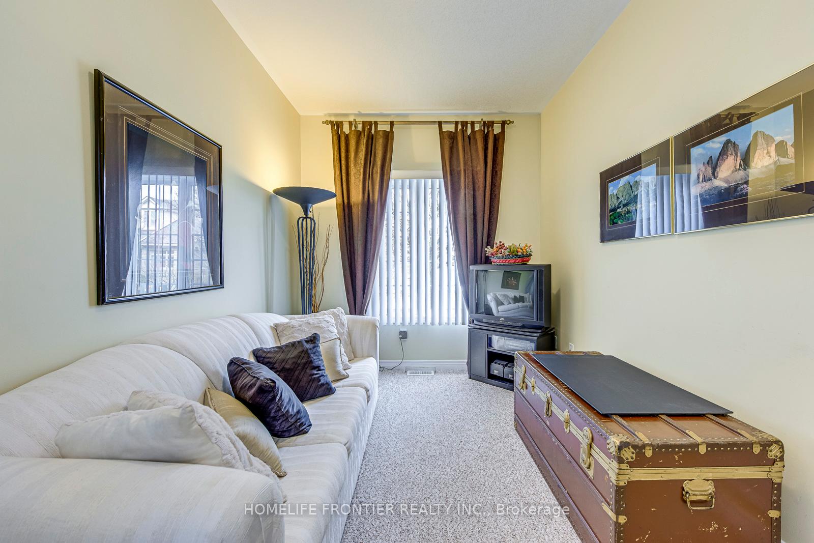 Photo 5 of Unit 16, 90 Oakhampton Trail, Hamilton, Twenty Place — HOMEH