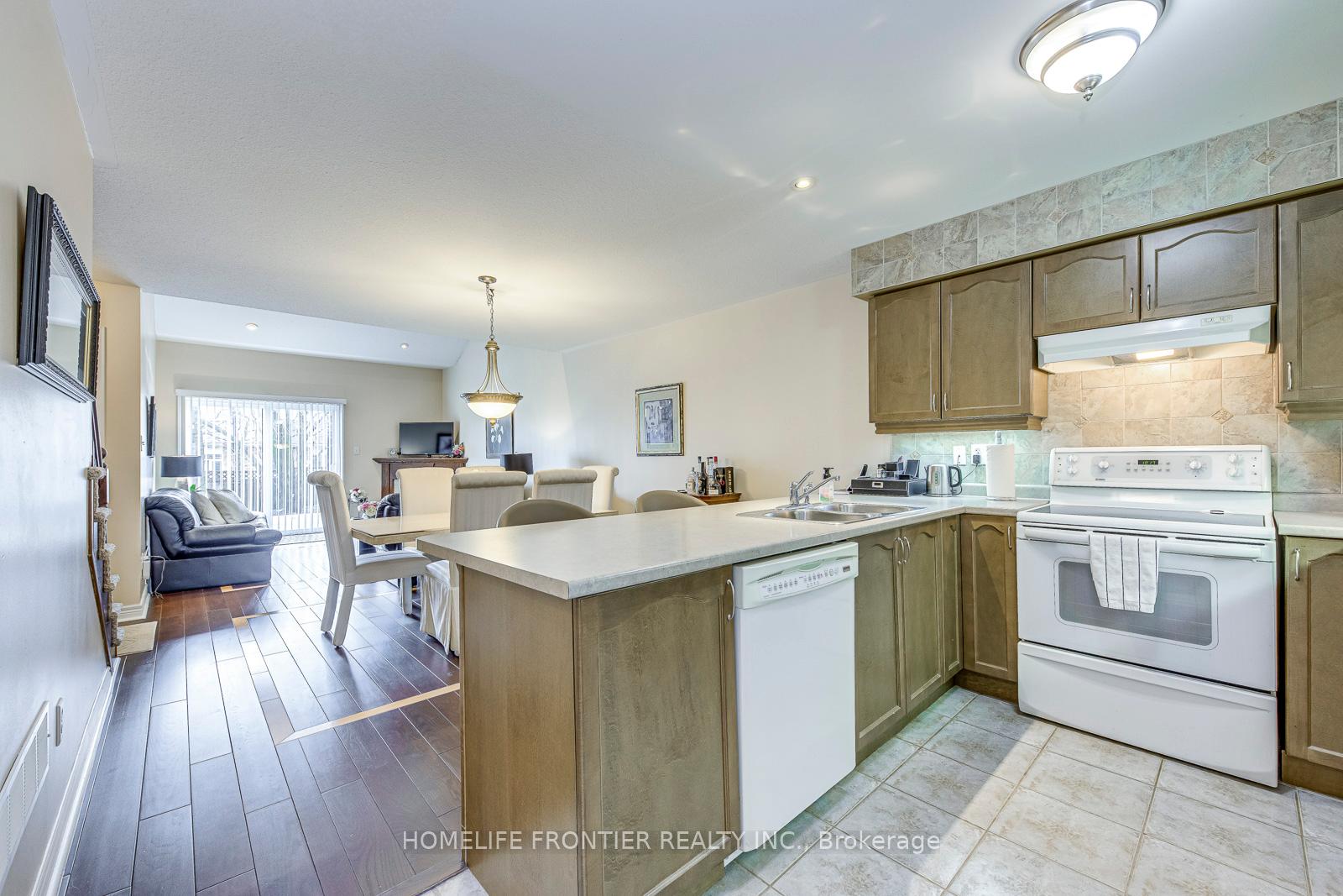 Photo 7 of Unit 16, 90 Oakhampton Trail, Hamilton, Twenty Place — HOMEH