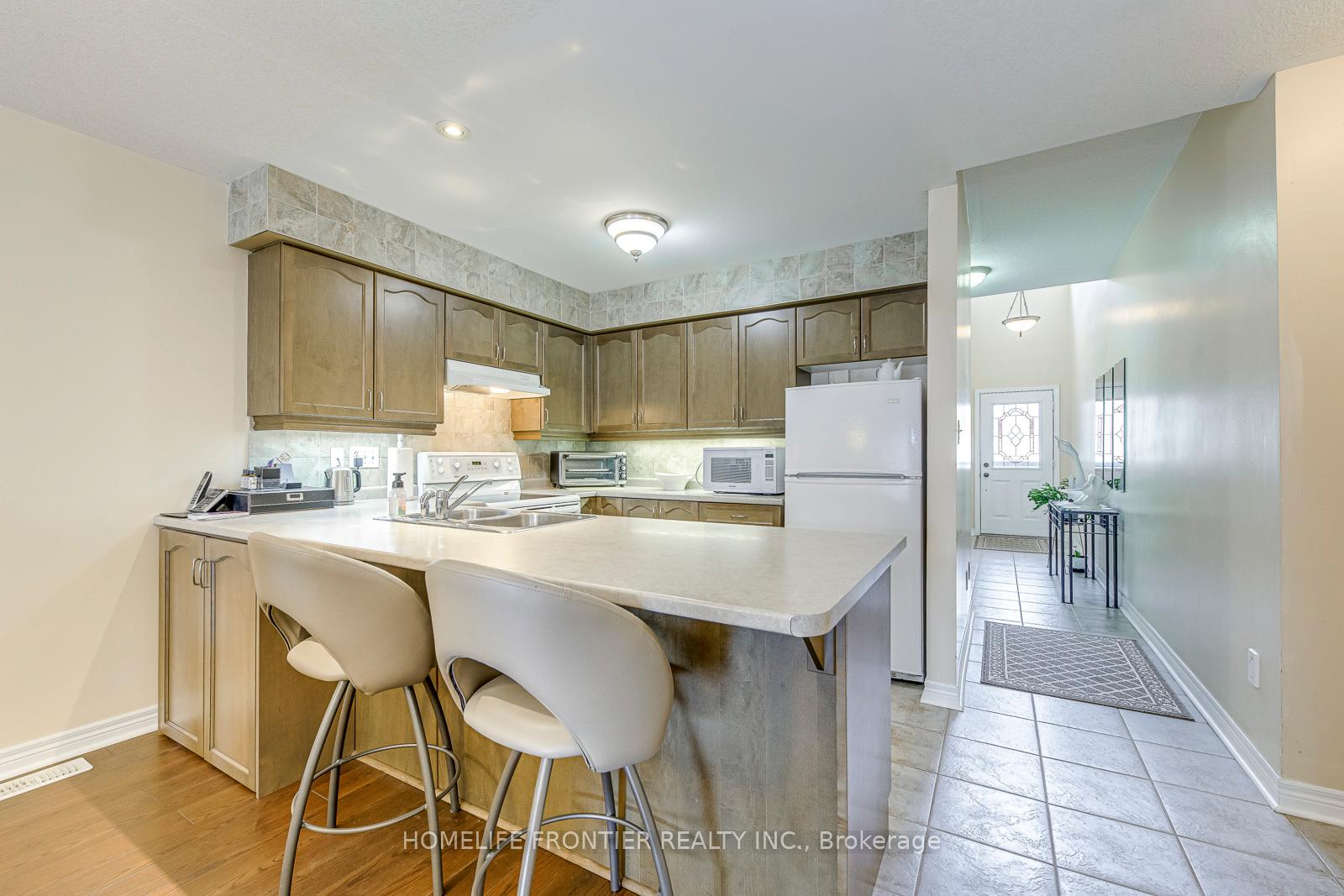 Photo 8 of Unit 16, 90 Oakhampton Trail, Hamilton, Twenty Place — HOMEH