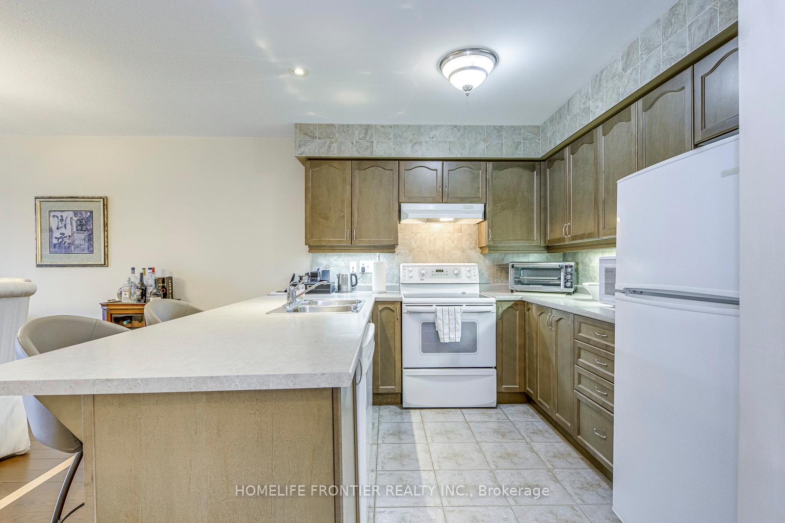 Photo 9 of Unit 16, 90 Oakhampton Trail, Hamilton, Twenty Place — HOMEH